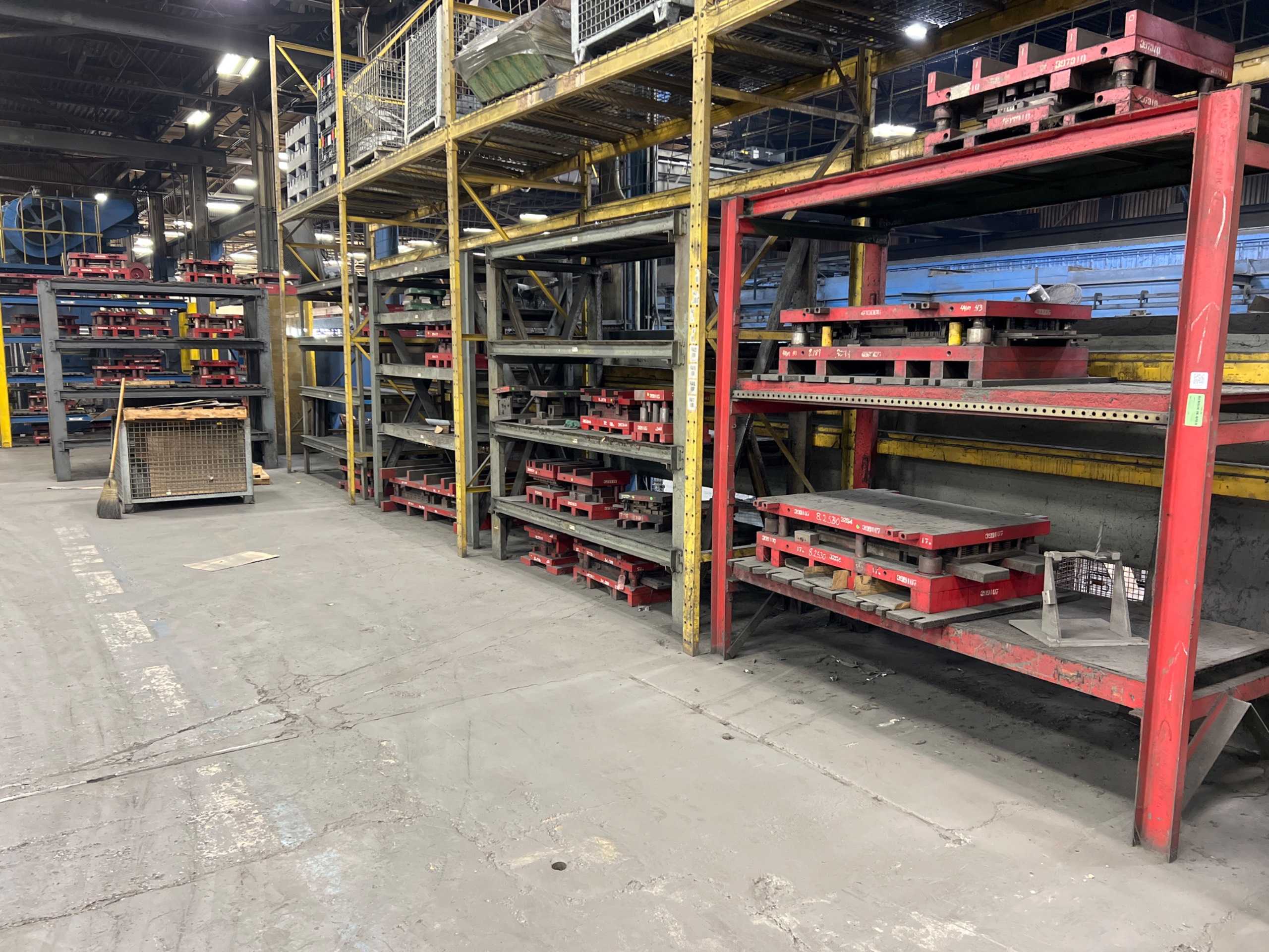 BULK QTY OF RACKING - RACKING