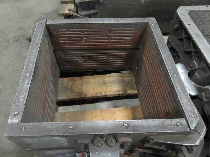 ADAMS EASY-OFF FLASK SAND CASTING MOLD 12X12X9IN 5 DEG TAPER - CASTING EQUIPMENT