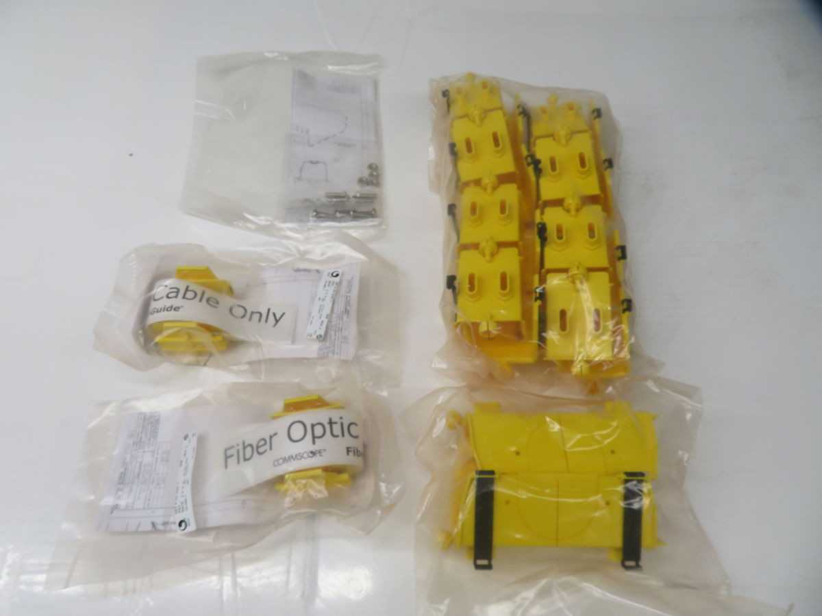 COMMSCOPE FGS-FLEXV-4F-C 4X4, FLEXIBLE VERTICAL RACEWAY KIT, 102X102 MM SIZE, POLYCARBONATE - TELECOMMUNICATION