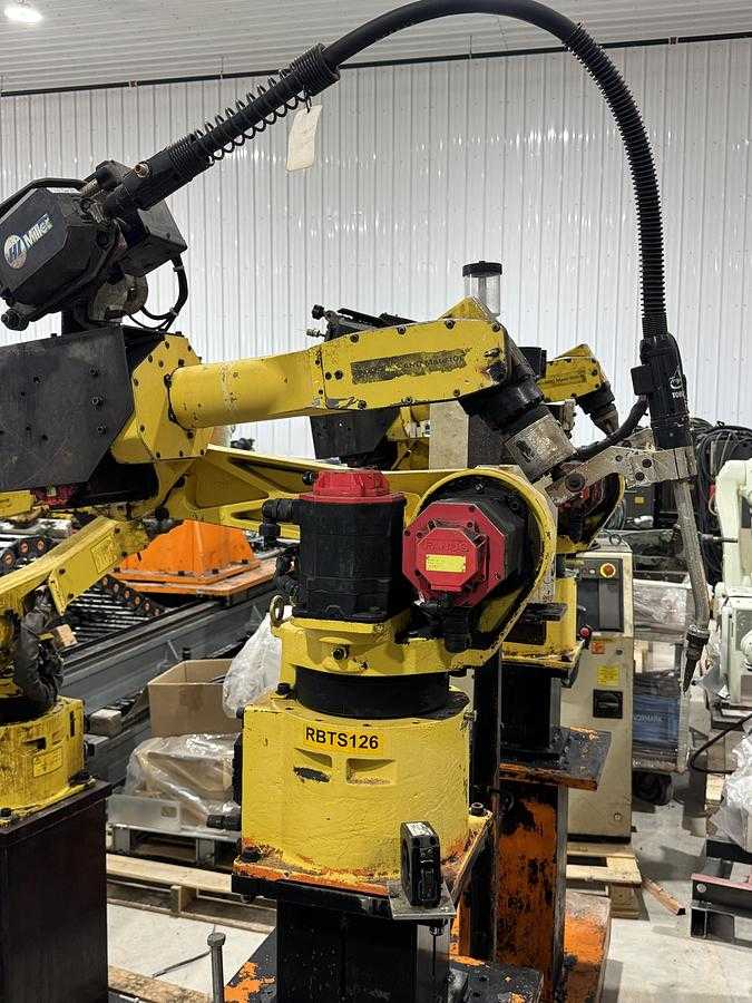 2004 FANUC ARC MATE 100IB ARTICULATED ROBOT, 6KG PAYLOAD, 1373MM REACH, RJ3IB CONTROL - ARTICULATED ROBOTS
