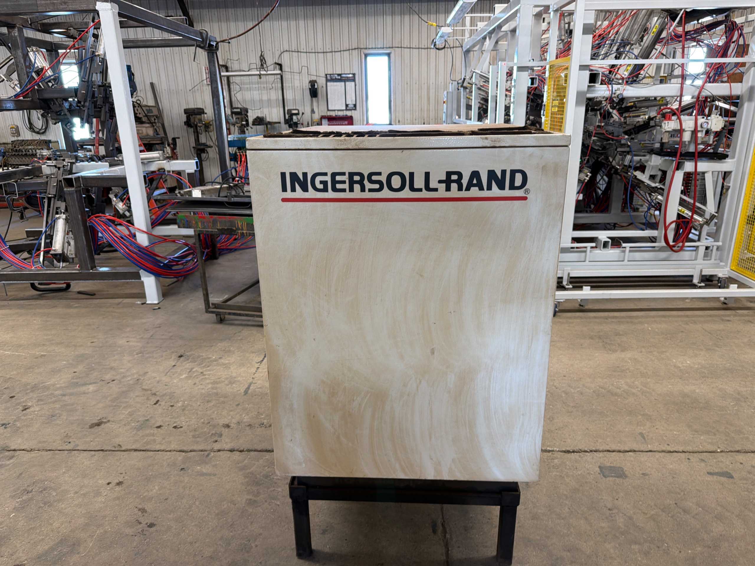 2004 INGERSOLL RAND SSR-EP25SF ROTARY SCREW AIR COMPRESSOR, 25 HP, 95 CFM, 125 PSIG, 575V, 3PH - AIR COMPRESSORS
