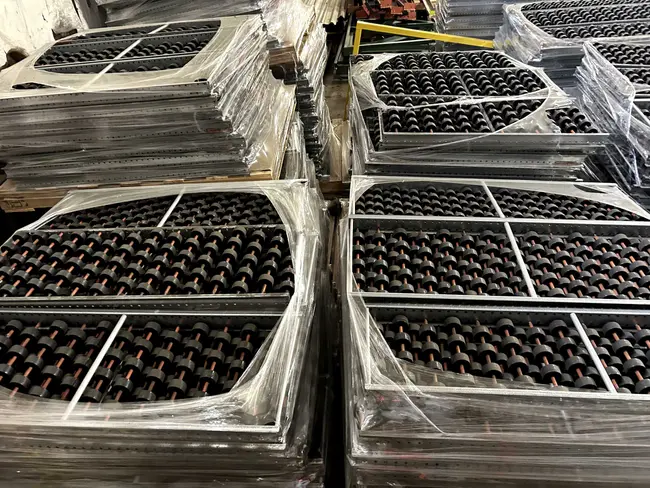 BULK QTY OF ROLLER RACKING W/ BEAMS - undefined