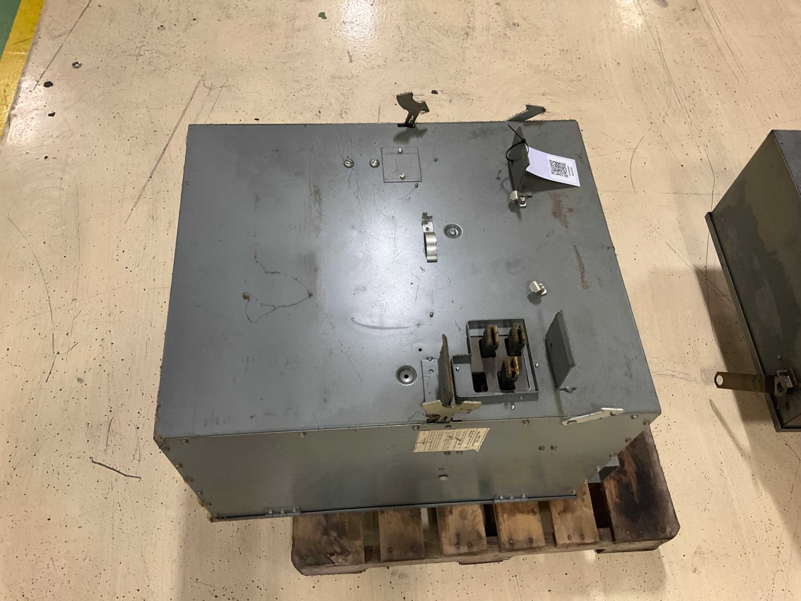 BUS PLUG - ELECTRICAL ENCLOSURES