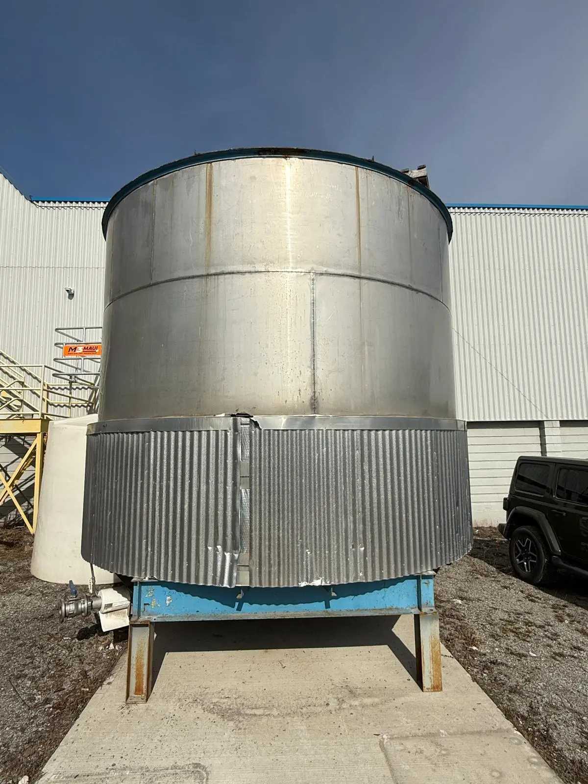 VERTICAL STORAGE TANK, 48000L, SS, JACKETED, 165X165X150IN, 18000 LBS - TANKS