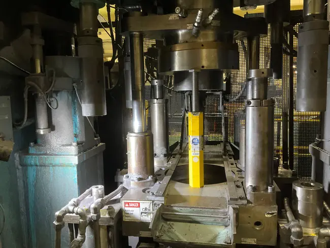 KOHTAKI 800 TON COMPACTING PRESS - undefined