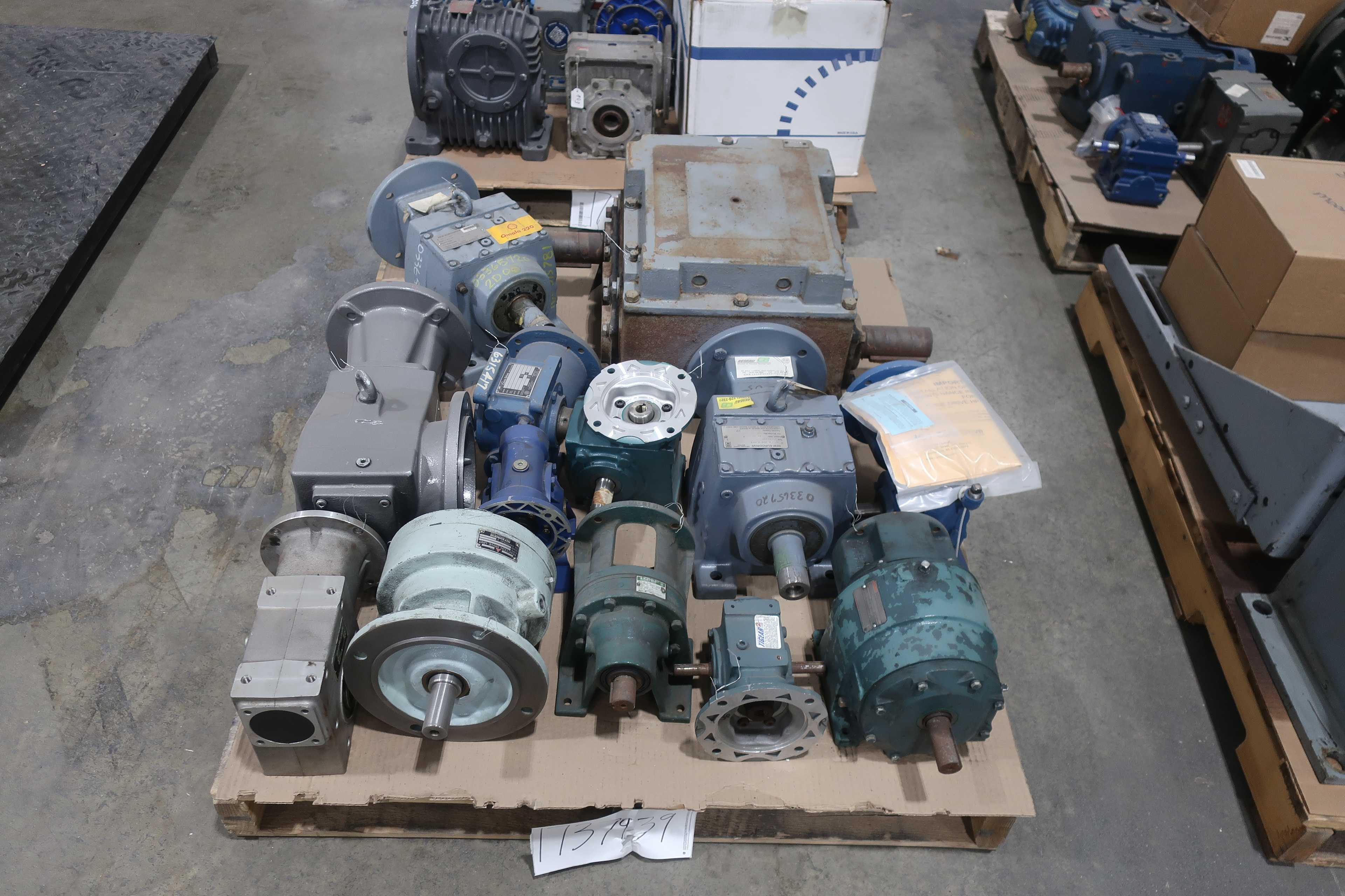 SKU 1737939 - 4 PALLETS OF ASSORTED GEAR REDUCERS - GEAR REDUCERS