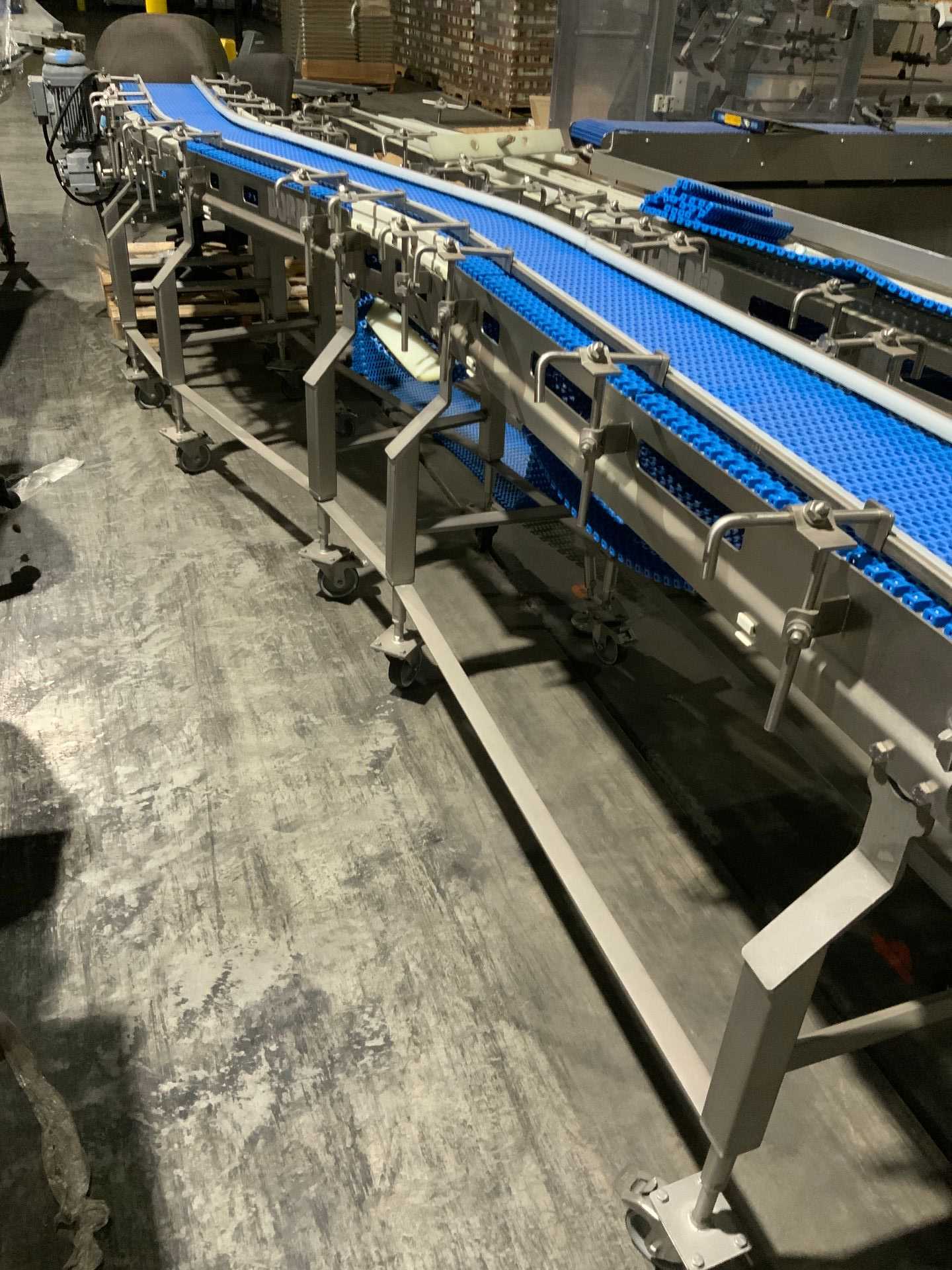 STAINLESS POWERED S CONVEYER - BELT CONVEYOR