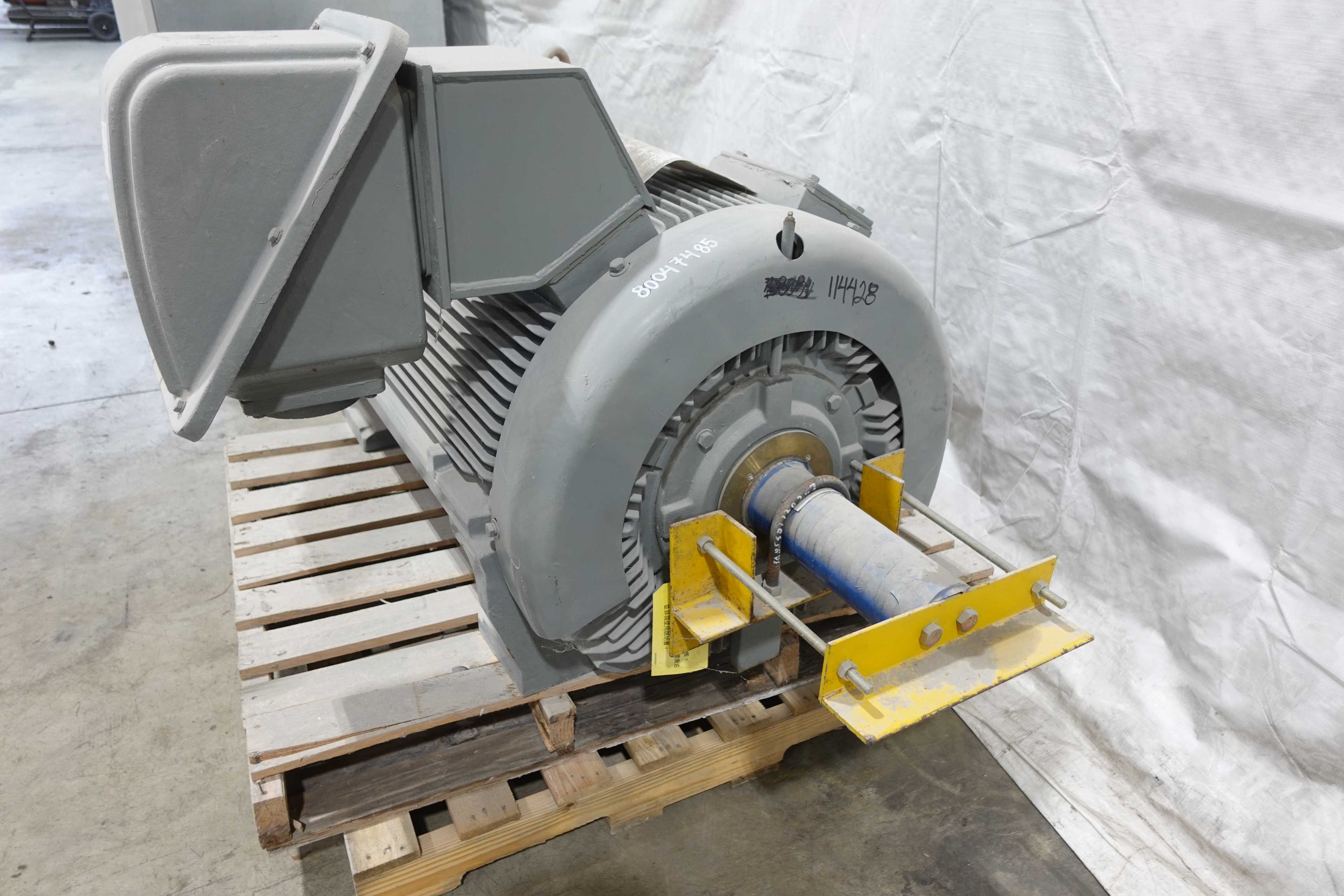 TECO WESTINGHOUSE E4006R GLOBAL XPE PREMIUM EFFICENCY SEVERE DUTY AC MOTOR, 400 HP - AC MOTOR