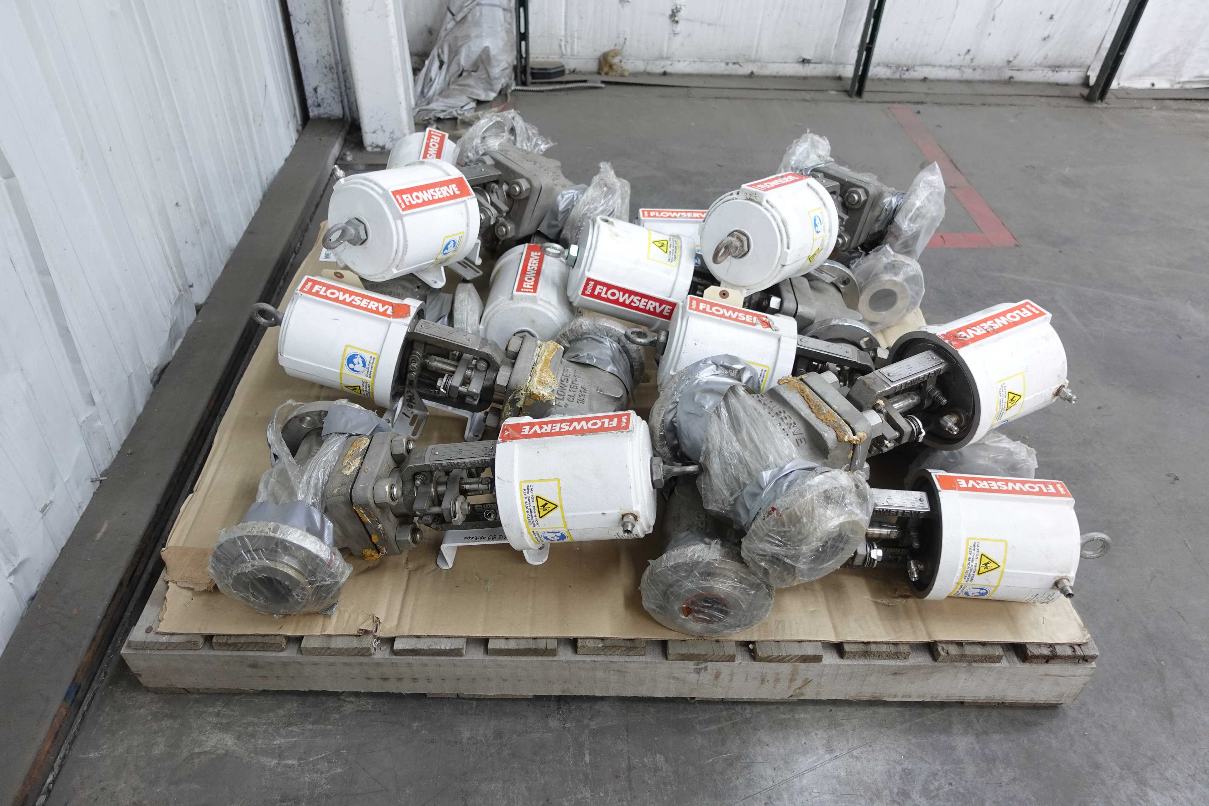SKU 1728446 - PALLET OF FLOWSERVE MK 1 VALTEK PNEUMATIC 2 IN GLOBE VALVES, 150 STAINLESS FLANGED - GLOBE VALVE