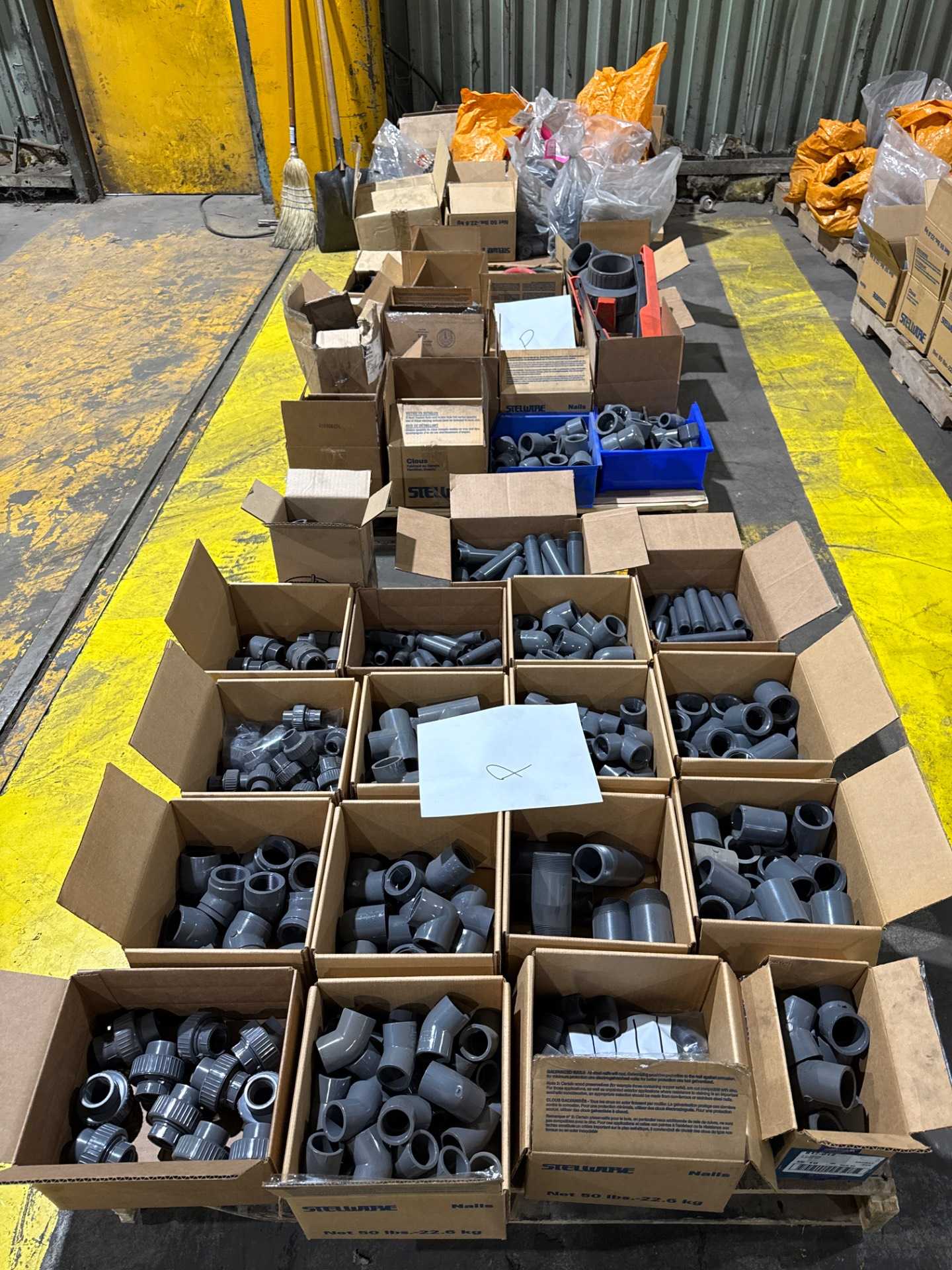 Bulk QTY of Pipe Fittings - PIPE & TUBE FITTINGS