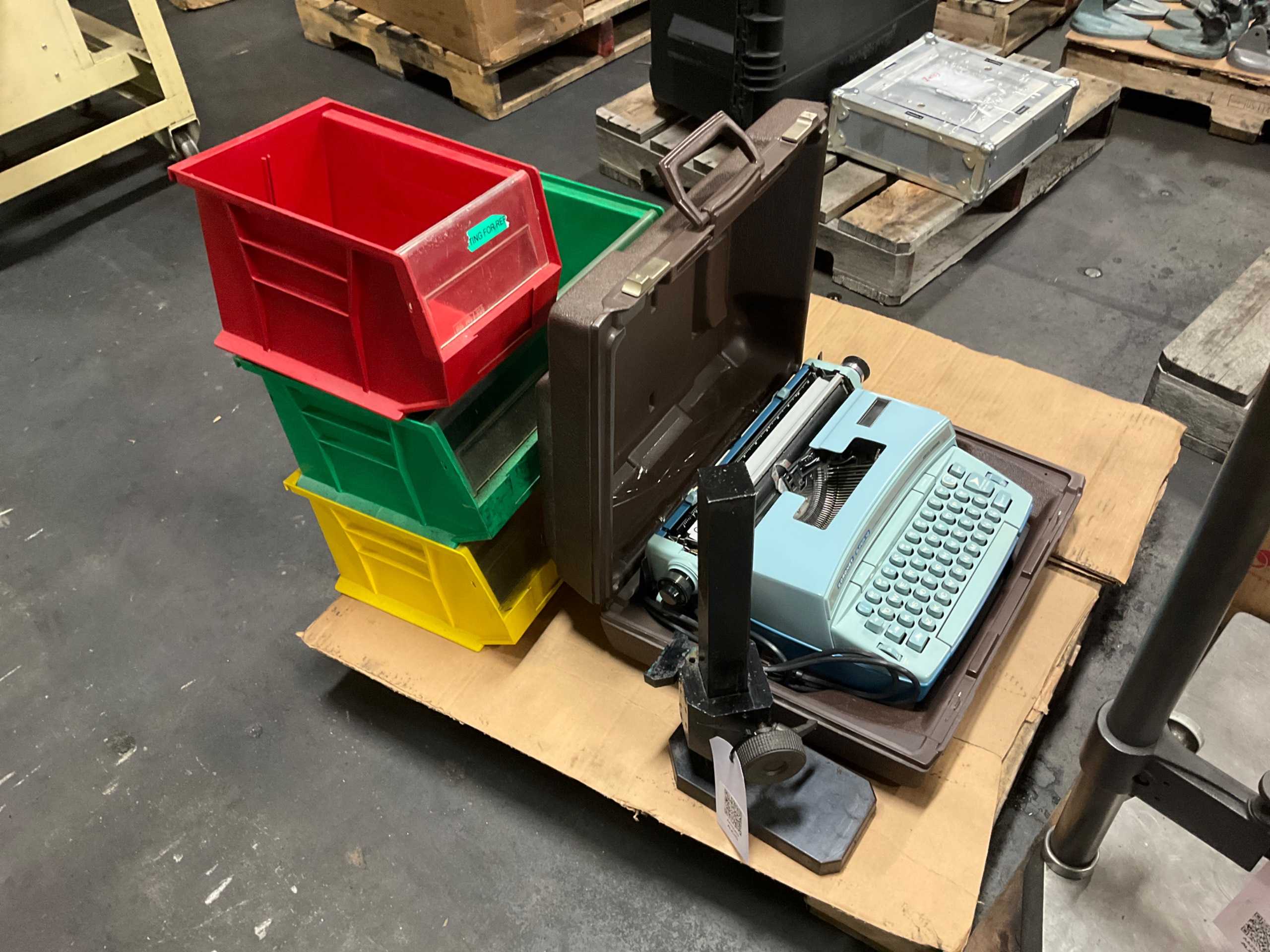 BULK QTY OF MISCELLANEOUS ITEMS - MISCELLANEOUS