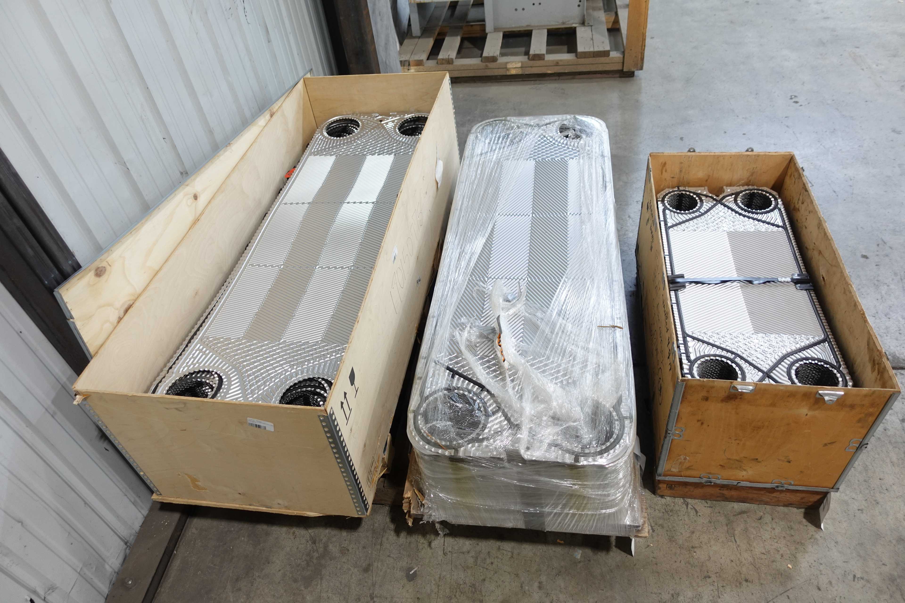 LOT OF ASSORTED HEAT EXCHANGER PLATES - PLATE HEAT EXCHANGER
