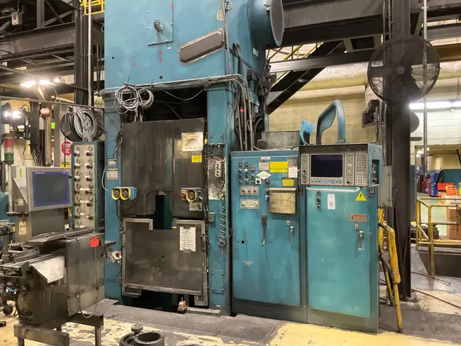 CINCINNATI 220-DCII-6 COMPACTING PRESS - undefined
