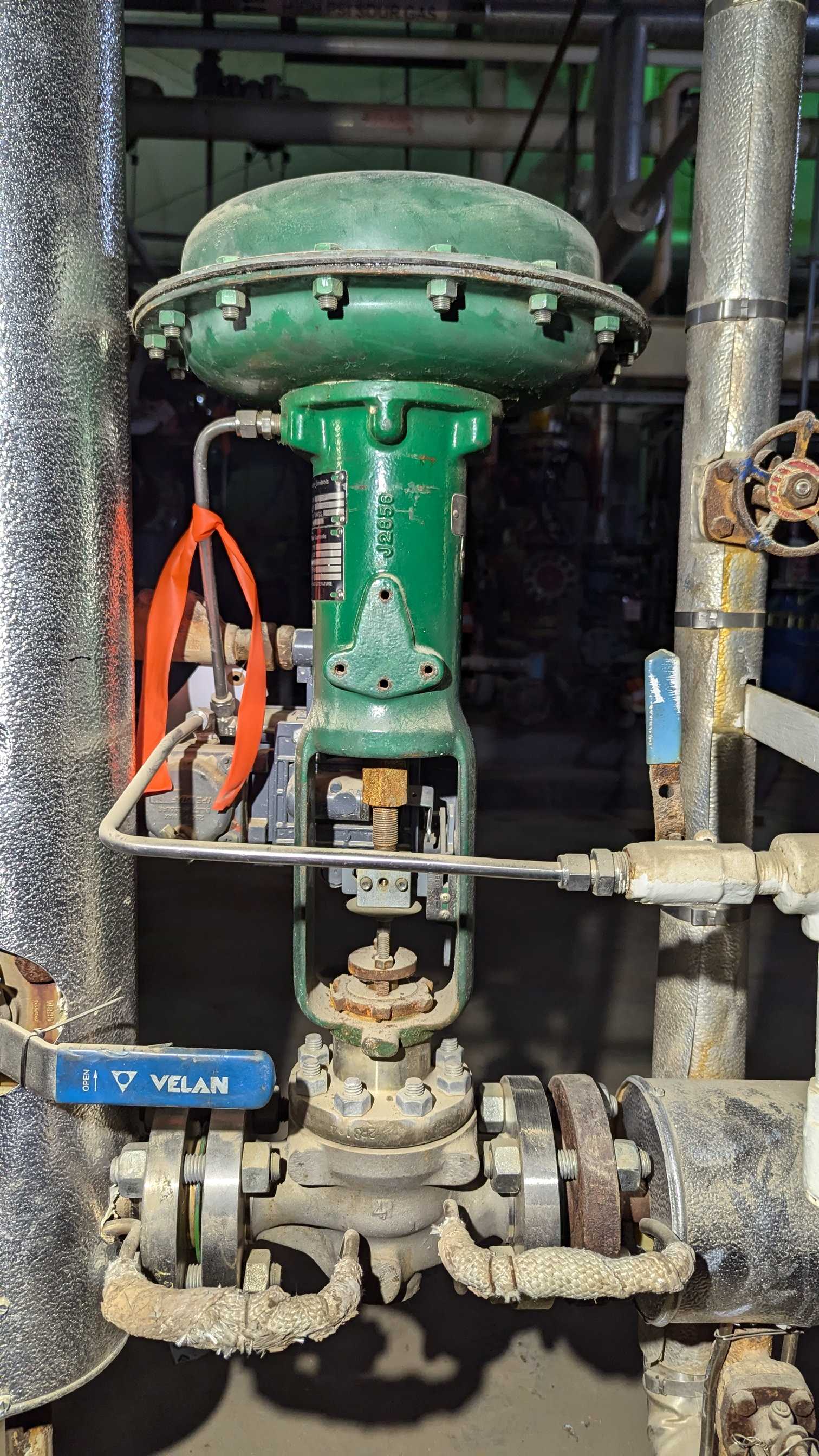 FISHER ES CONTROL VALVE & 667 ACTUATOR ASSEMBLY - VALVE & ACTUATOR ASSEMBLY