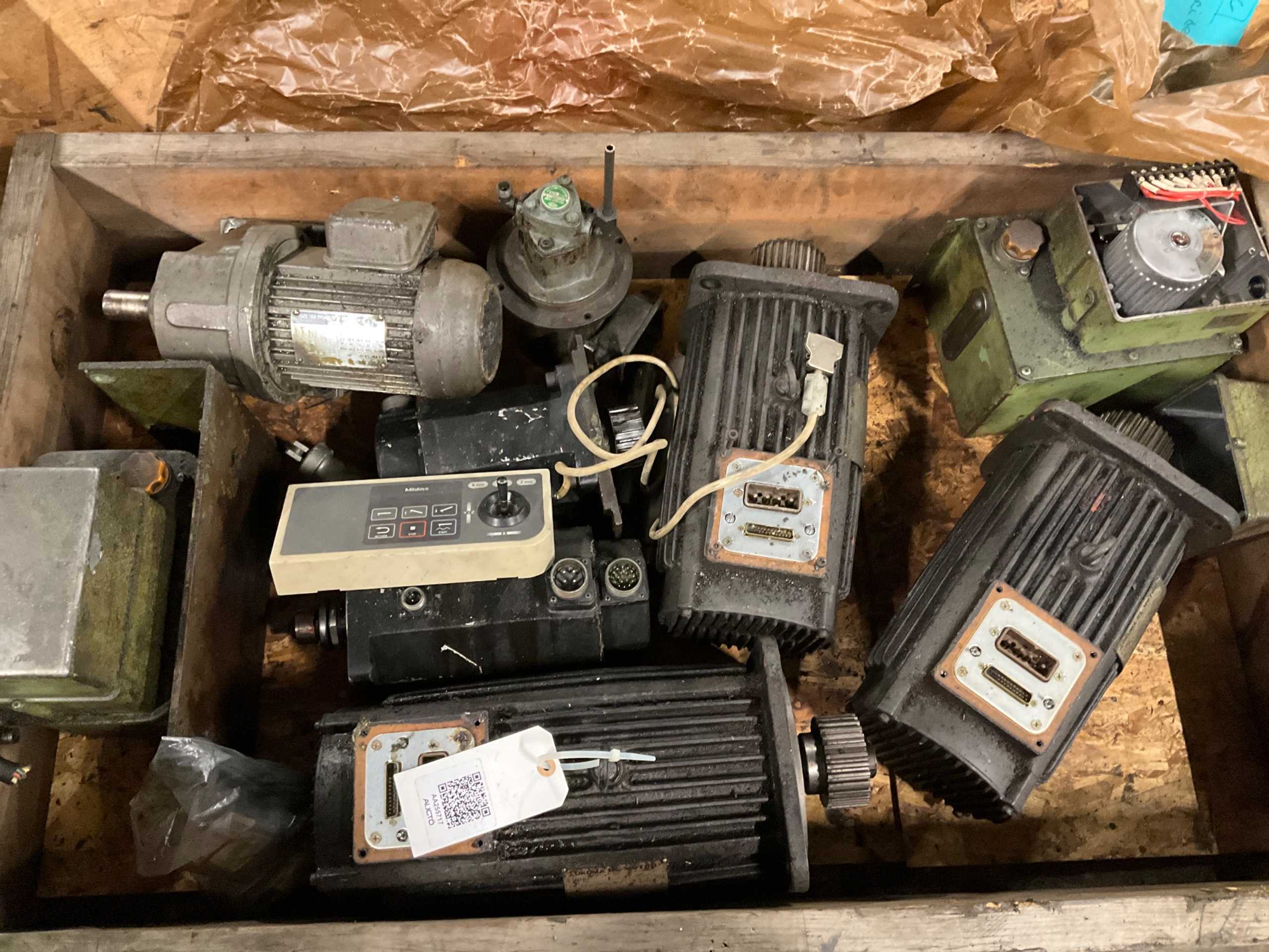BULK QTY OF INDUSTRIAL PARTS