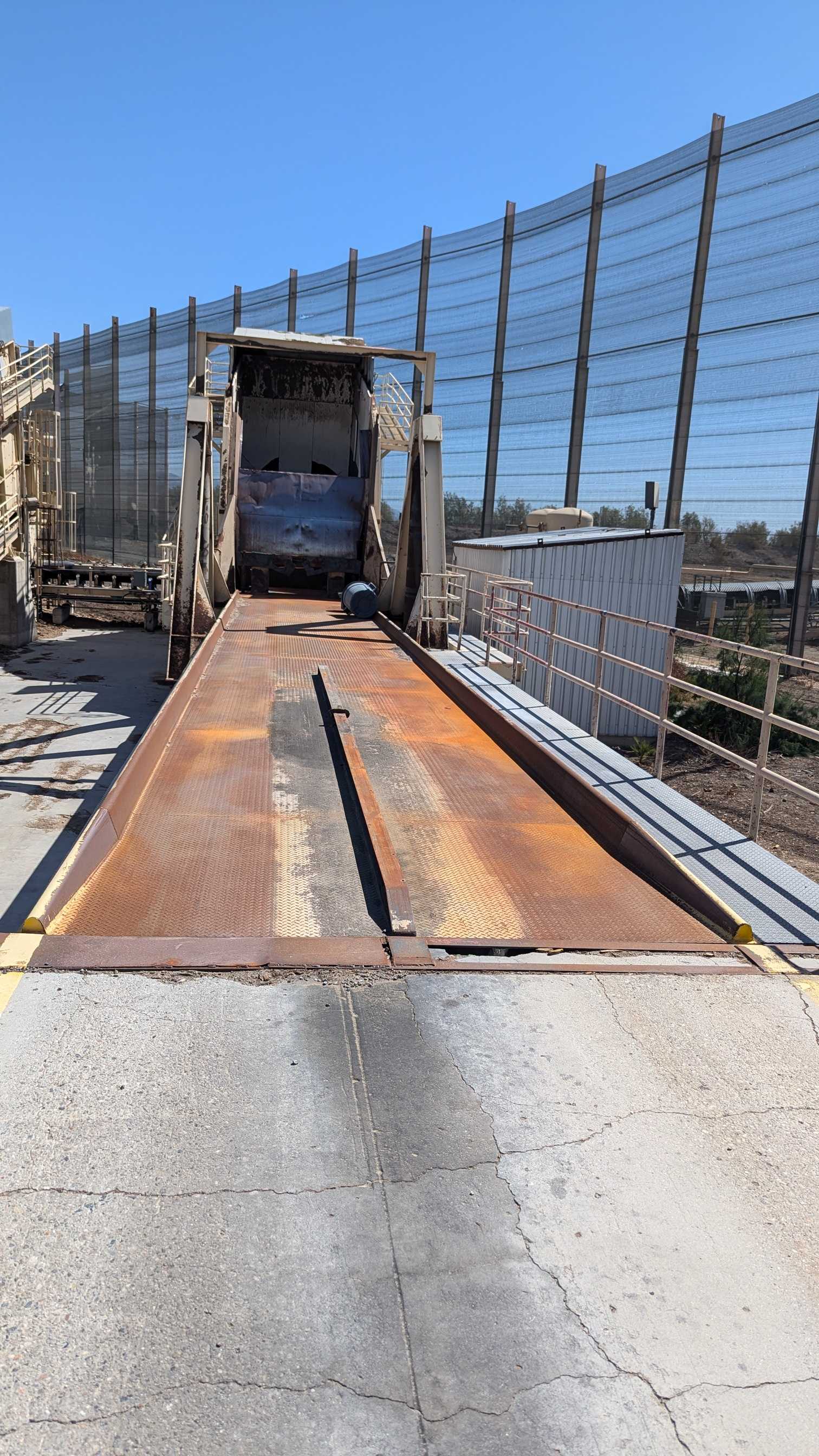 PHELPS HYDRAULIC TRUCK DUMPER - MATERIAL HANDLING