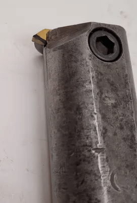 KENNAMETAL BORING BAR 1 1/2" X 12" OAL 1.5" SHANK 1.68" BORE HEAD WITH THREADING INSERT HEAD - MACHINE TOOLING