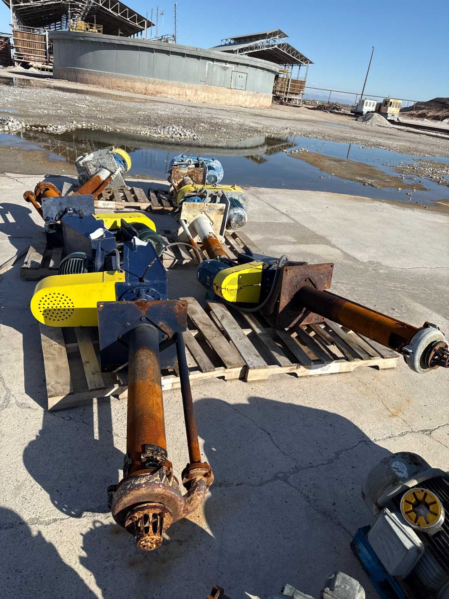 BULK QTY OF SUMP PUMPS AND MOTOR ASSEMBLIES - SUBMERSIBLE PUMP