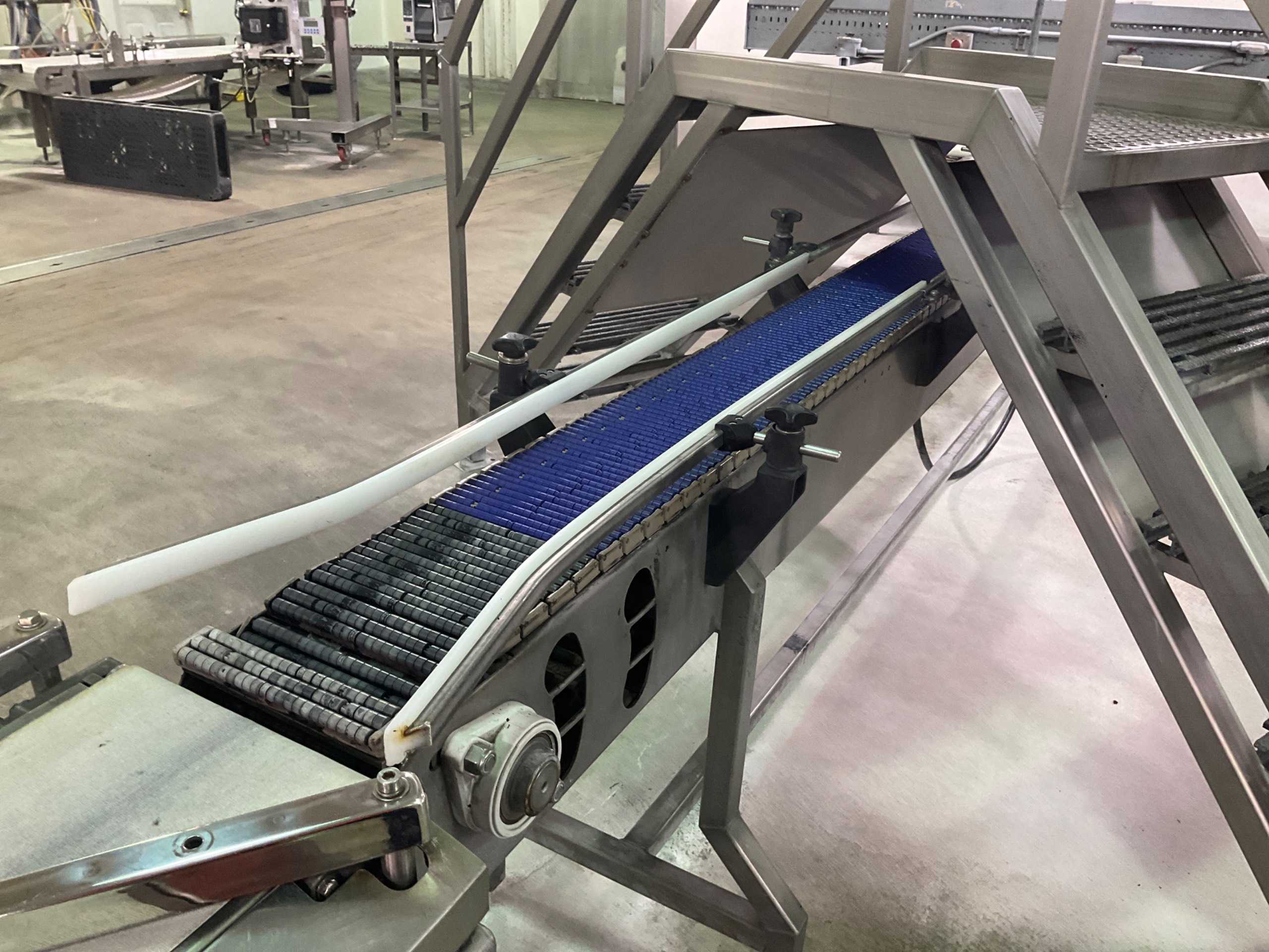 STAINLESS POWERED BELT CONVEYOR - BELT CONVEYOR