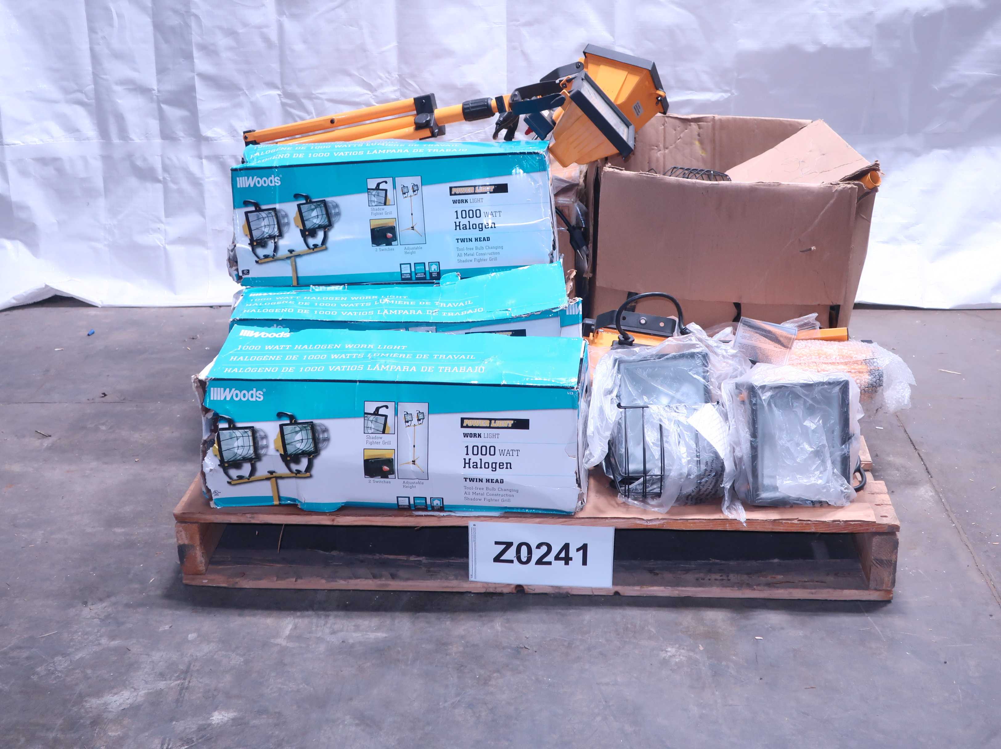 PALLET OF HALOGEN WORK LIGHTS - LIGHTING