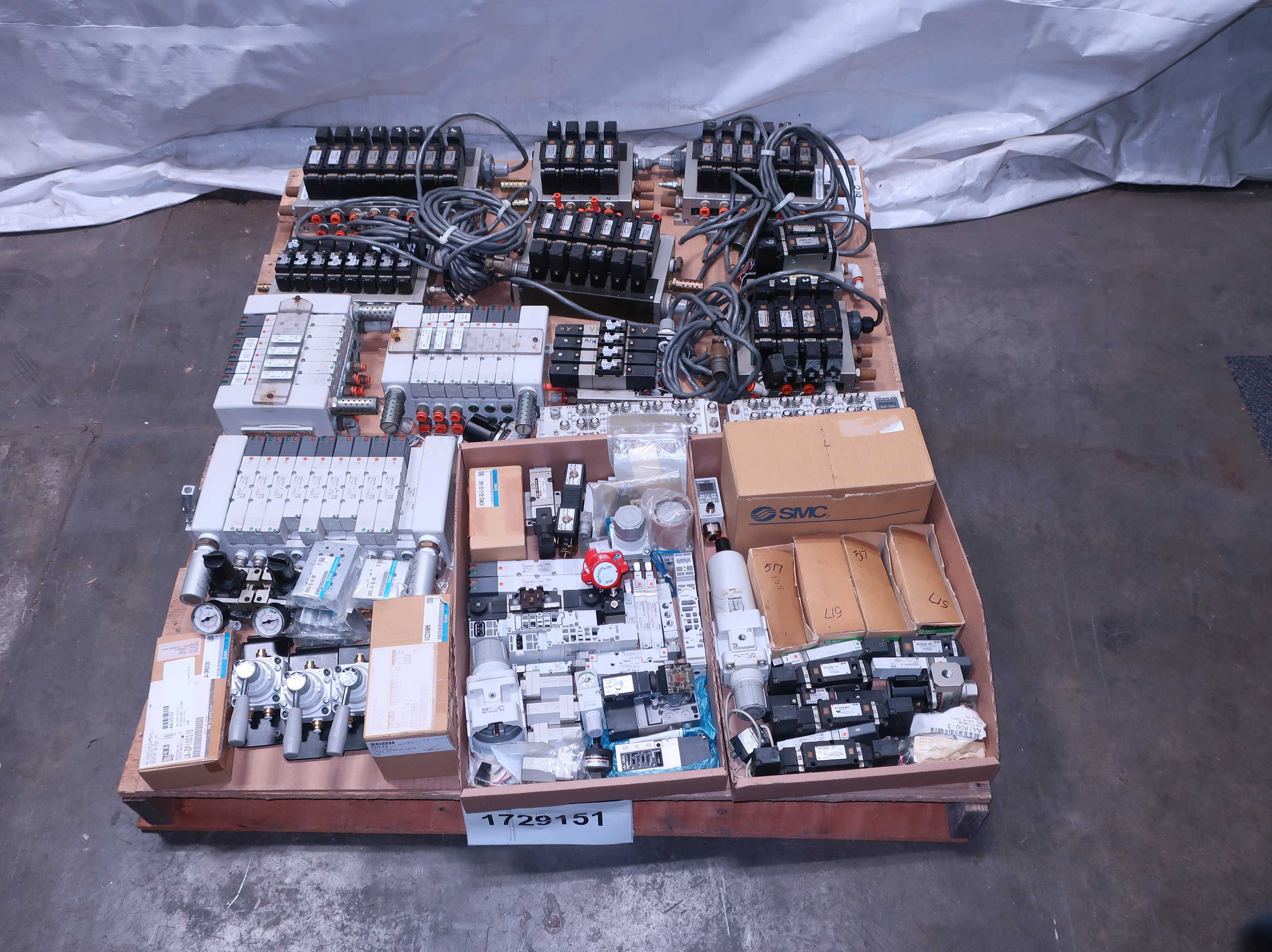 SKU 1729151 - PALLET OF ASSORTED SMC VALVES AND PARTS - VALVE PARTS & ACCESSORIES