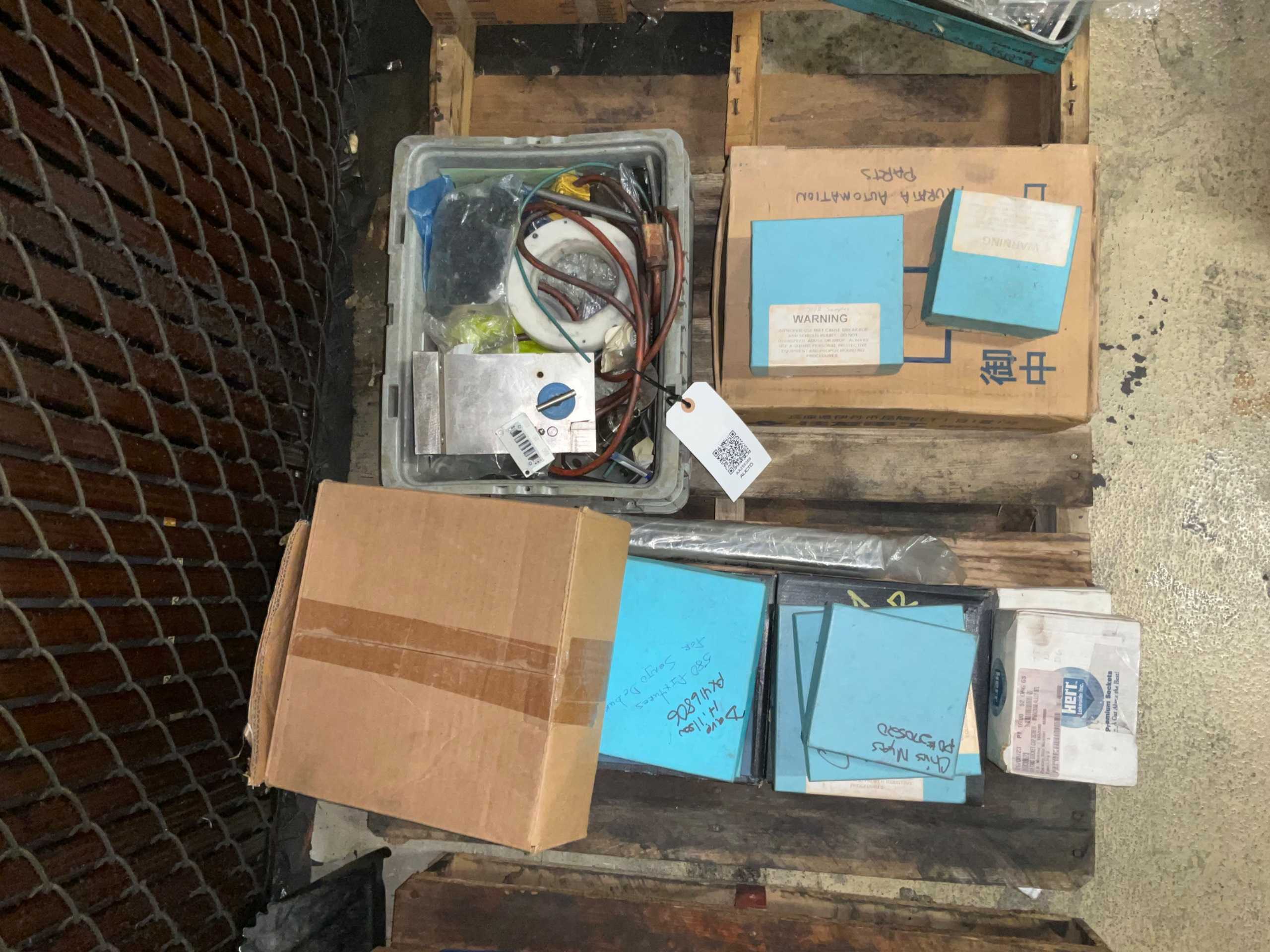 BULK QTY OF INDUSTRIAL PARTS