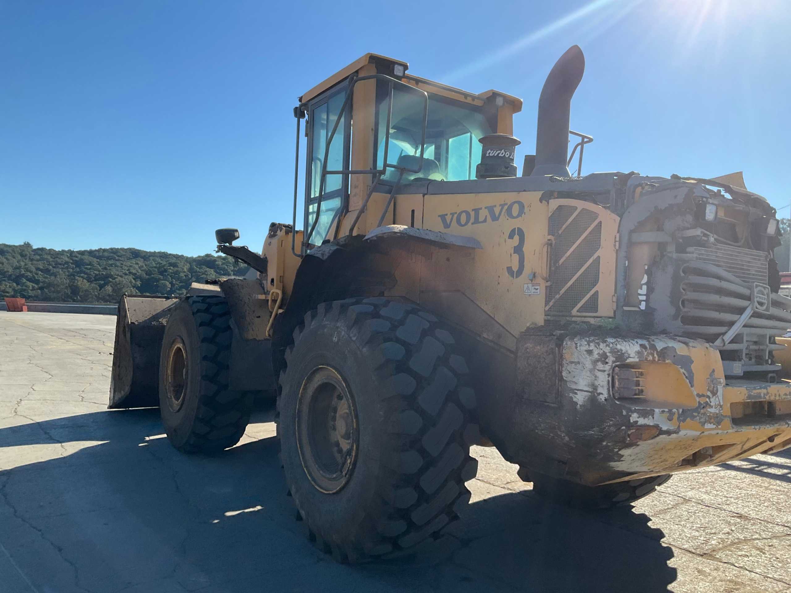 VOLVO L120F WHEEL LOADER - WHEEL LOADER