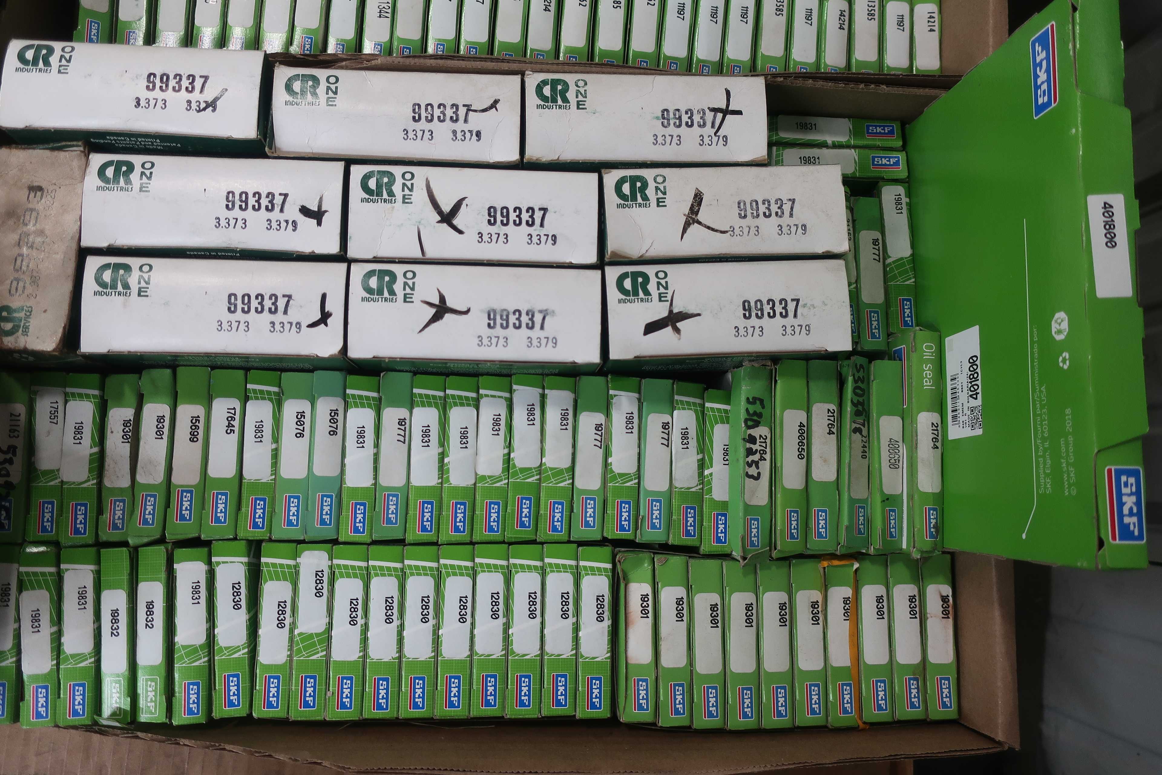 BULK QTY OF OIL SEALS - OIL SEAL