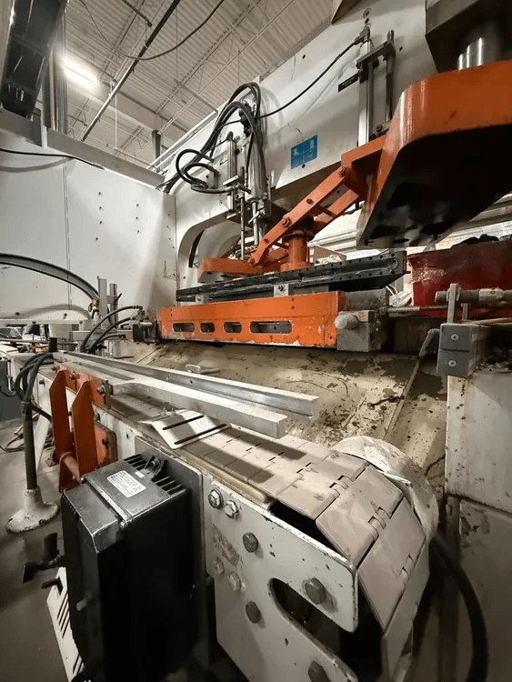 2002 JOMAR MODEL 135 INJECTION BLOW MOLDING MACHINE, 135 TONS, 460V, 100 HP, 32,000 LBS - FOUNDRY MOLDING MACHINES