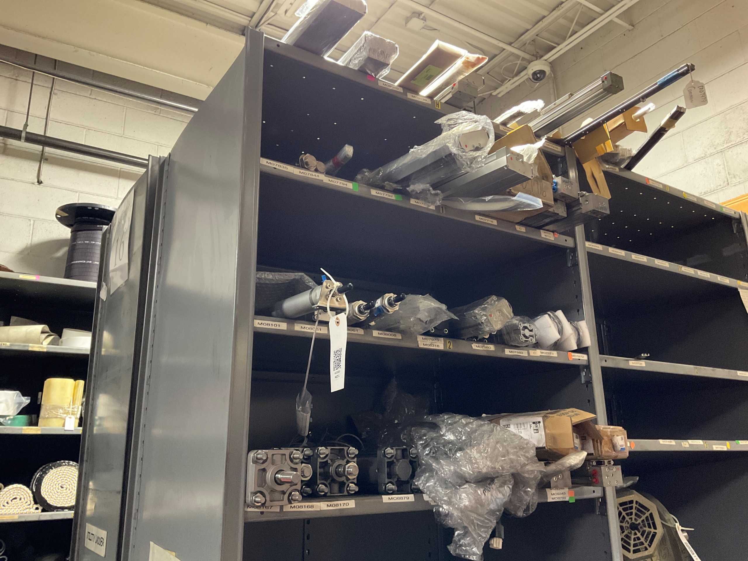 BULK QTY OF INDUSTRIAL PARTS - PNEUMATIC CYLINDERS & ACTUATORS