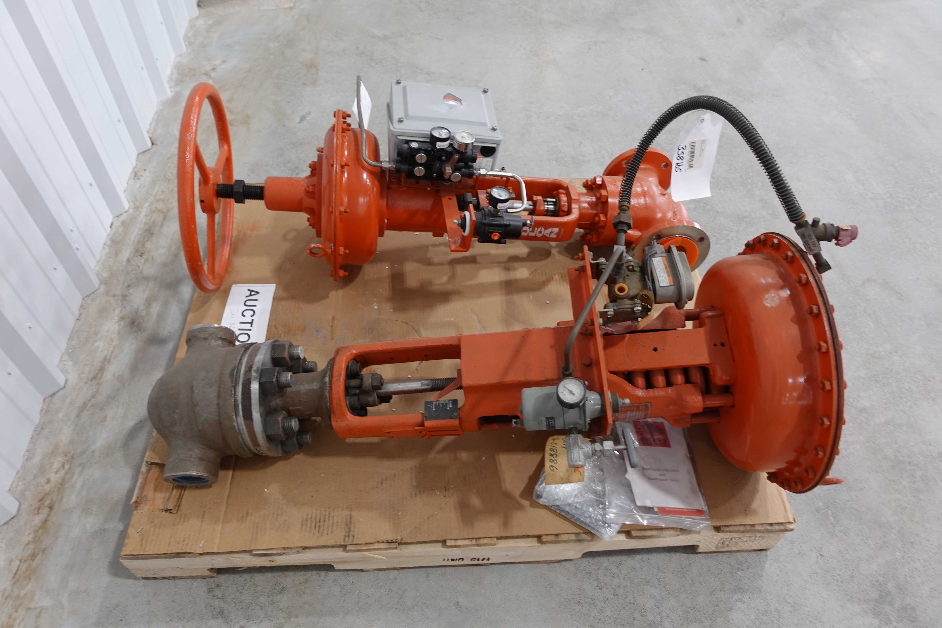 SKU 1711010 - LOT OF 2 COPES VULCAN PNEUMATIC CONTROL VALVES - CONTROL VALVE