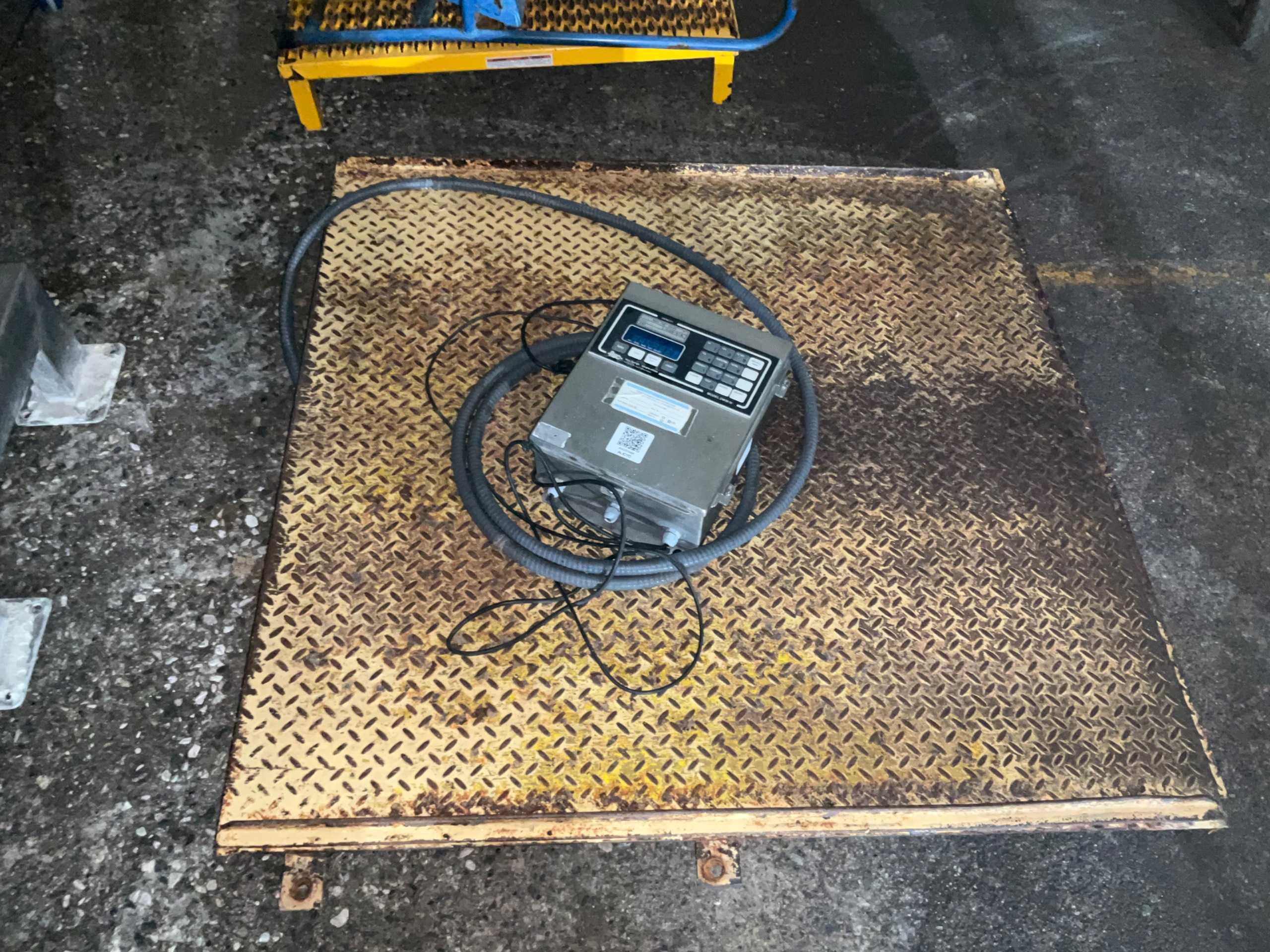 FLEX-WEIGH CORPORATION DWM IV FLOOR SCALE - FLOOR SCALES