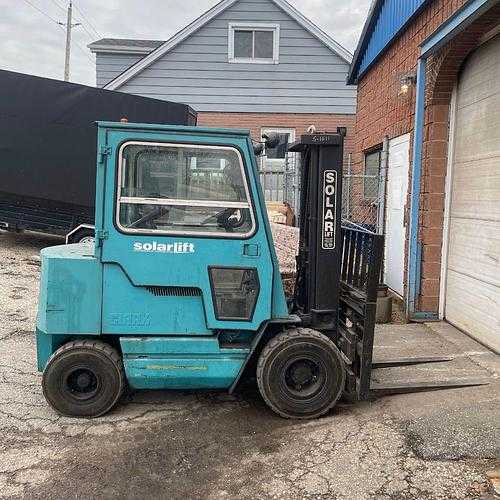 CLARK GPX25 SIT-DOWN FORKLIFT - COUNTERBALANCE FORKLIFT