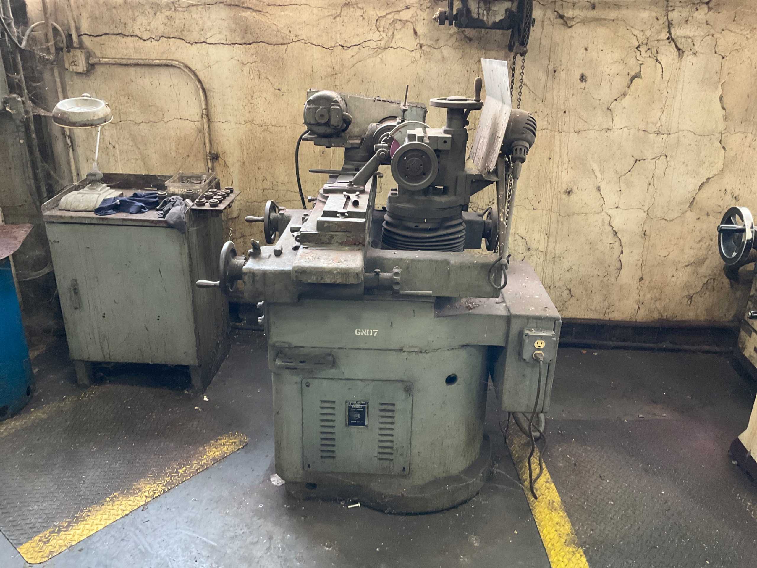 BROWN & SHARPE 10 N TOOL GRINDER - TOOL GRINDERS