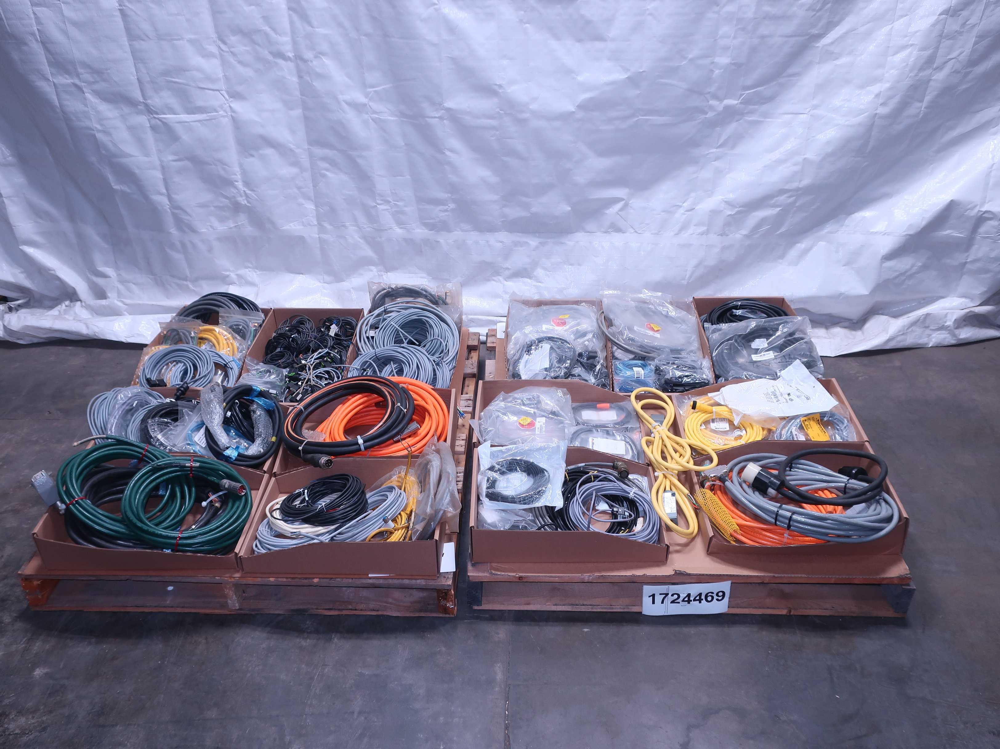 SKU 1724469 - 2 PALLETS OF ASSORTED CORDSETS - CORDSET CABLES