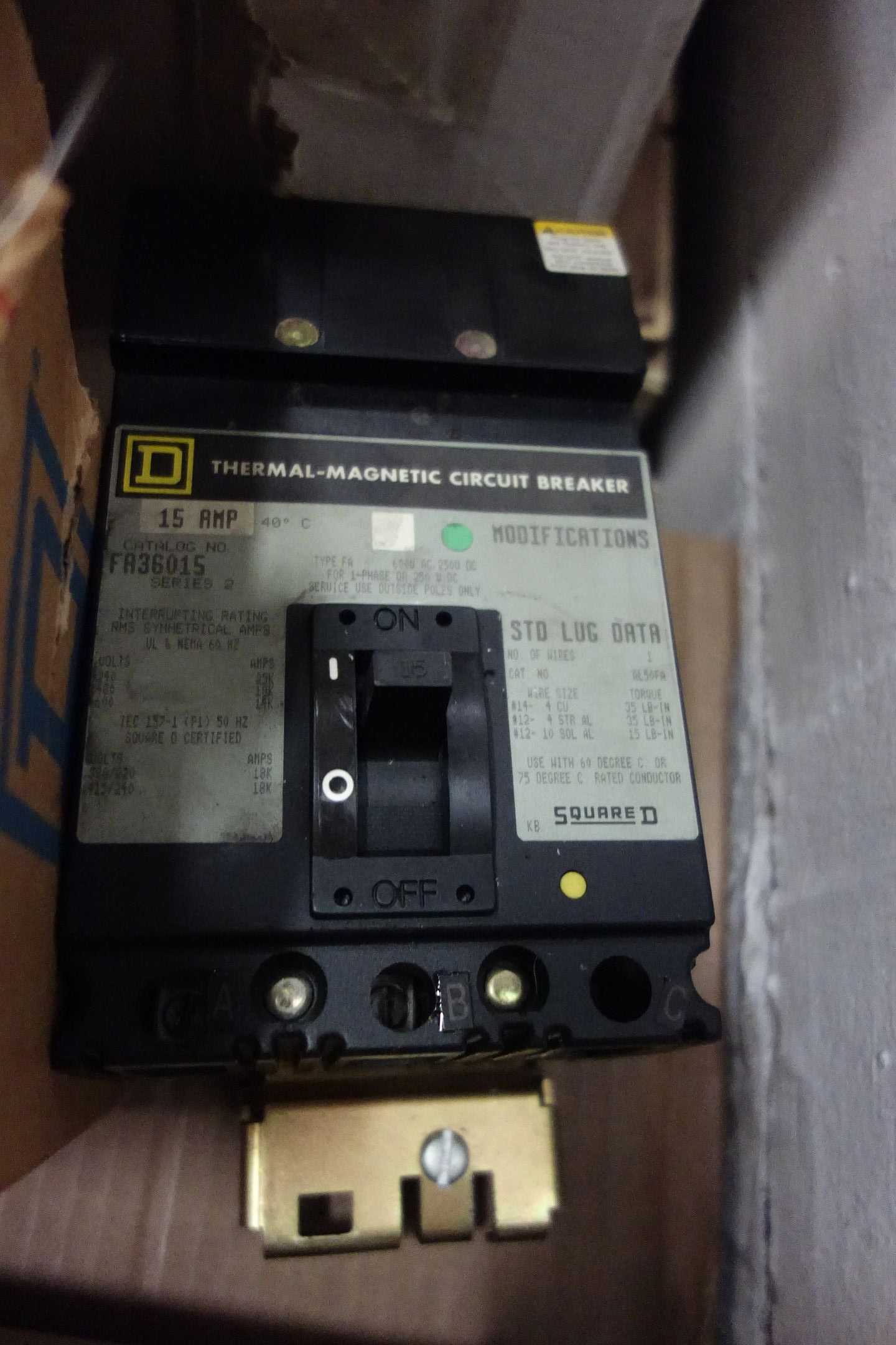 BULK QTY OF ELECTRICAL COMPONENTS - ELECTRICAL COMPONENTS