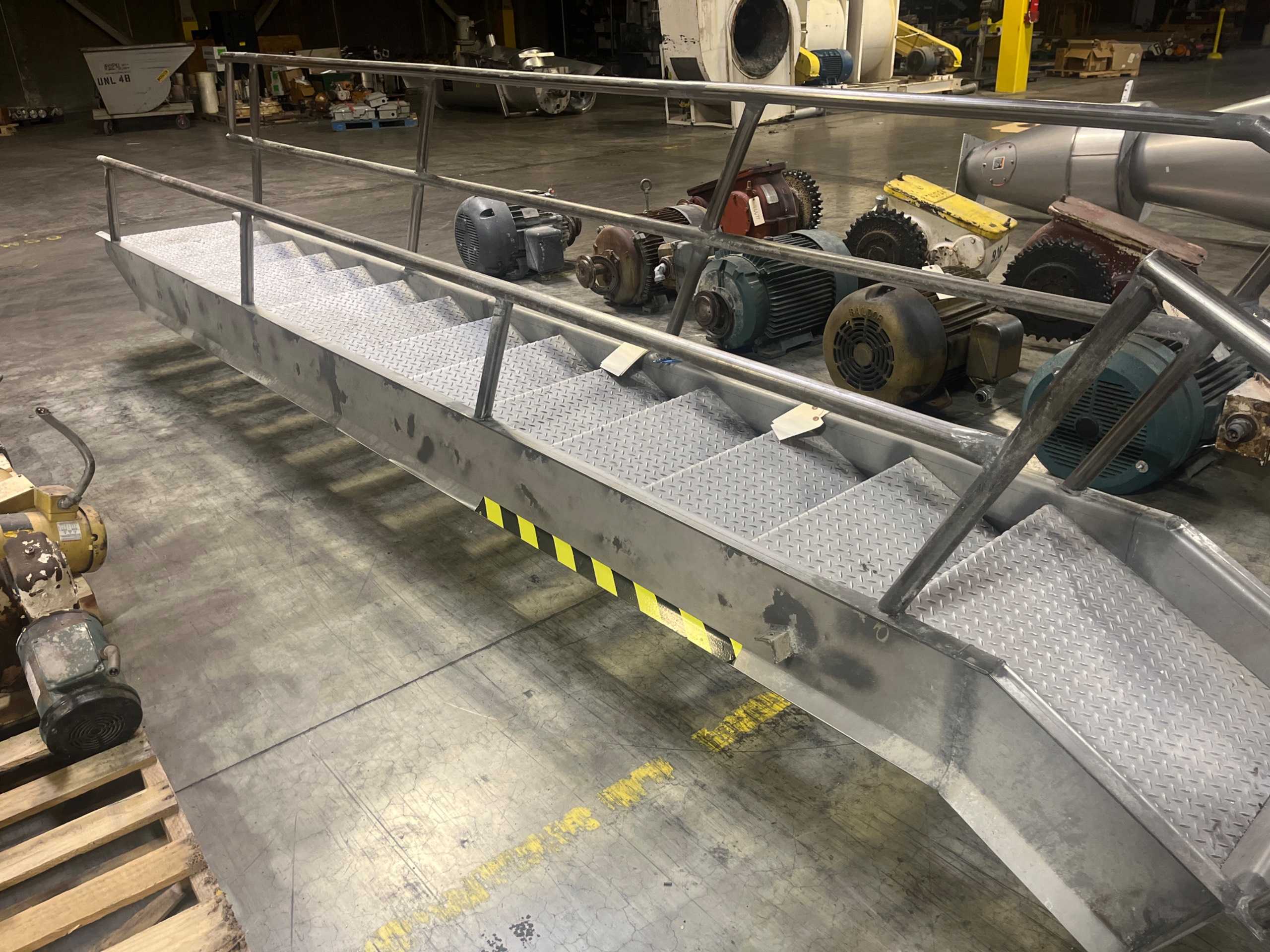 RAILING STAIRS - LADDERS