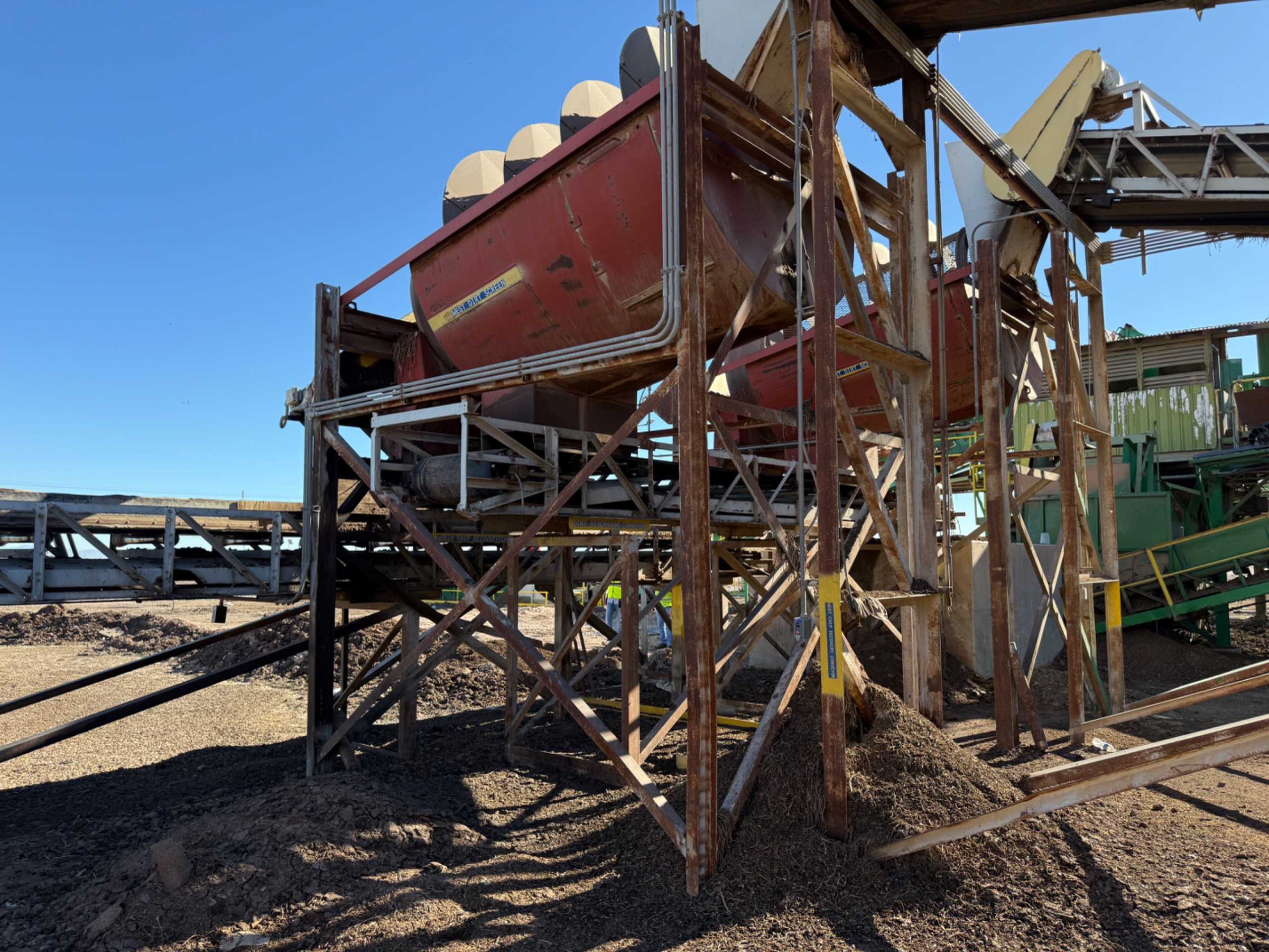 ROTATING SOIL SCREEN - SCREENS