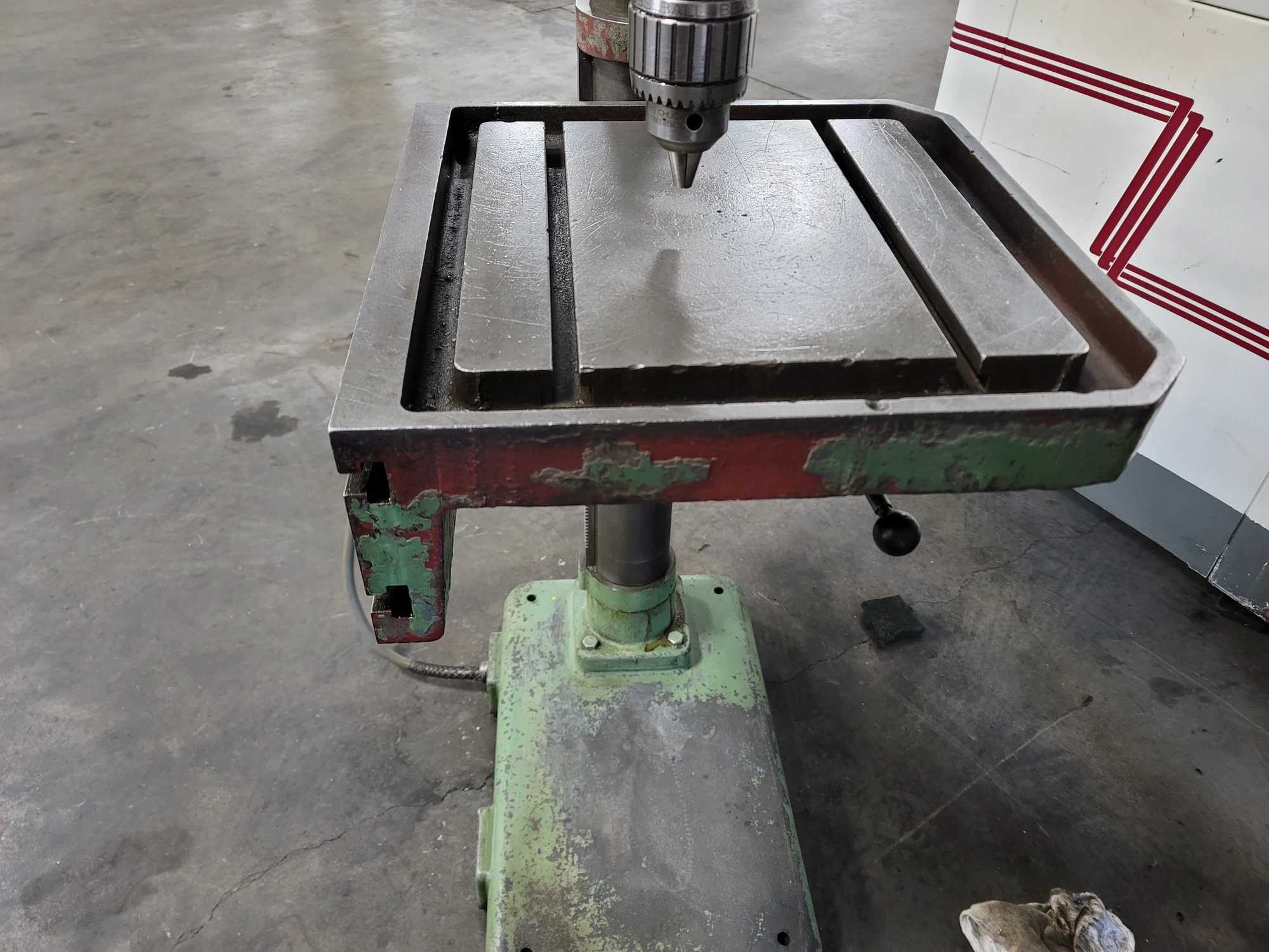 SOLBERGA 22" GEARED HEAD DRILL PRESS MODEL SE NR7 - UPRIGHT DRILL PRESSES