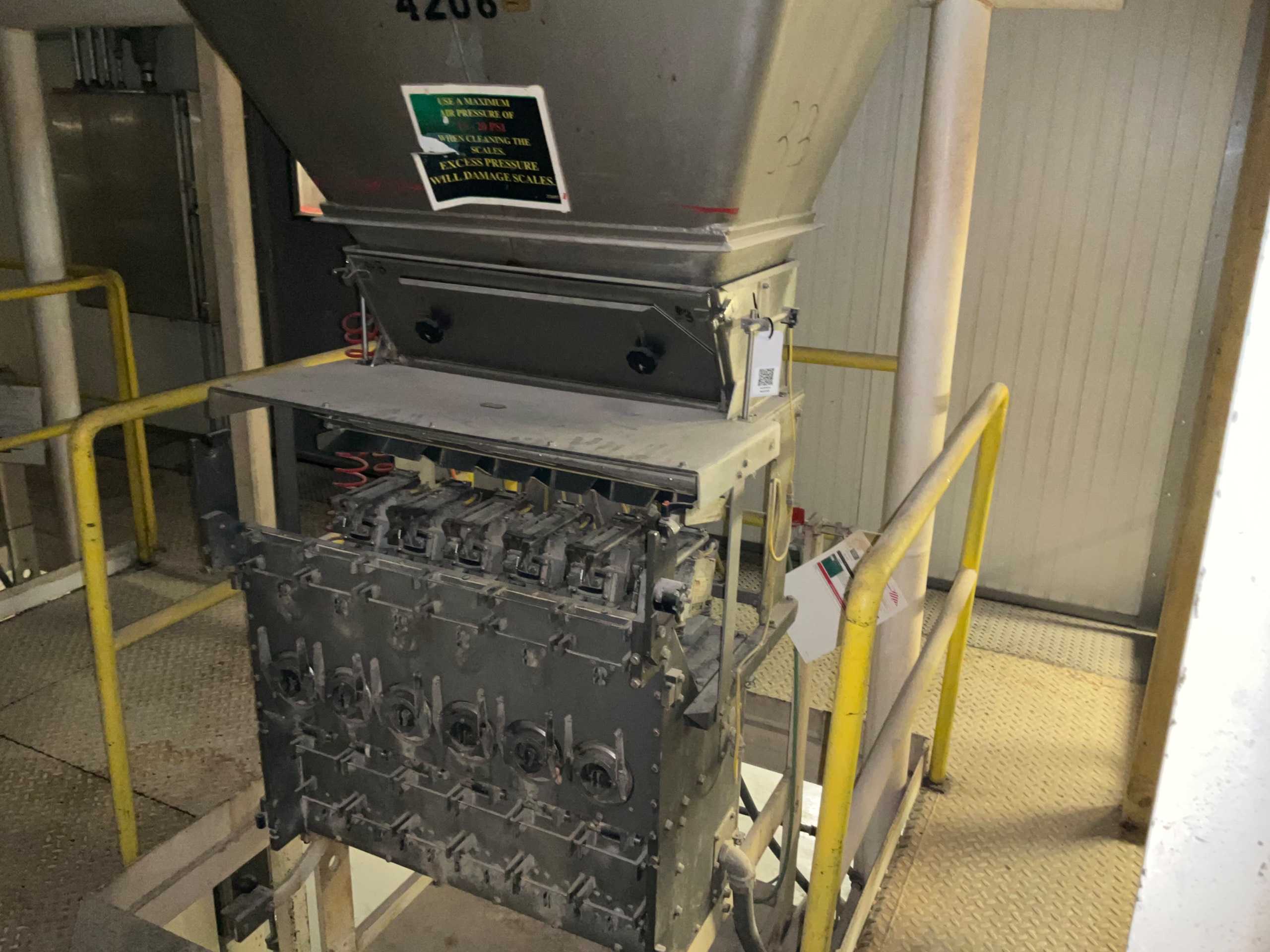 FOOD PRODUCTION LINE SCALE - SCALES