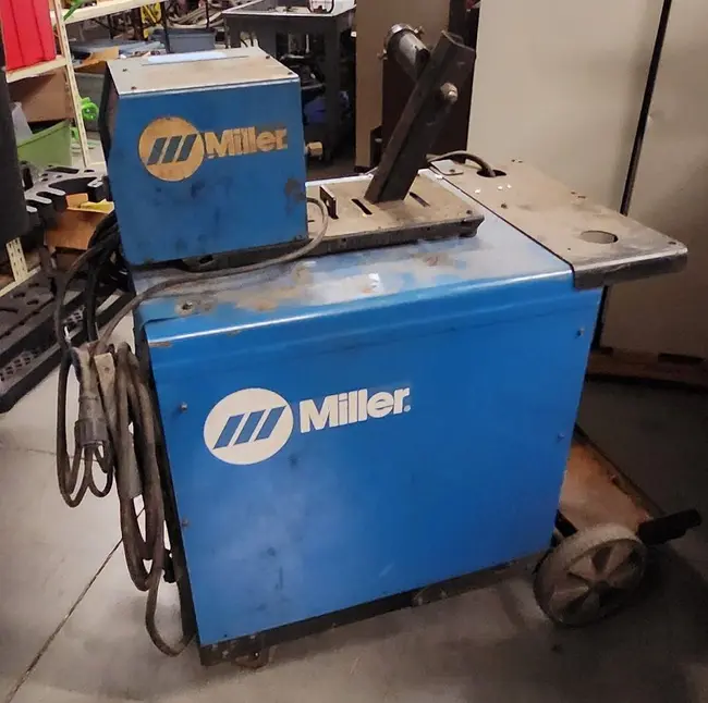 MILLER CP-302 WELDER - undefined