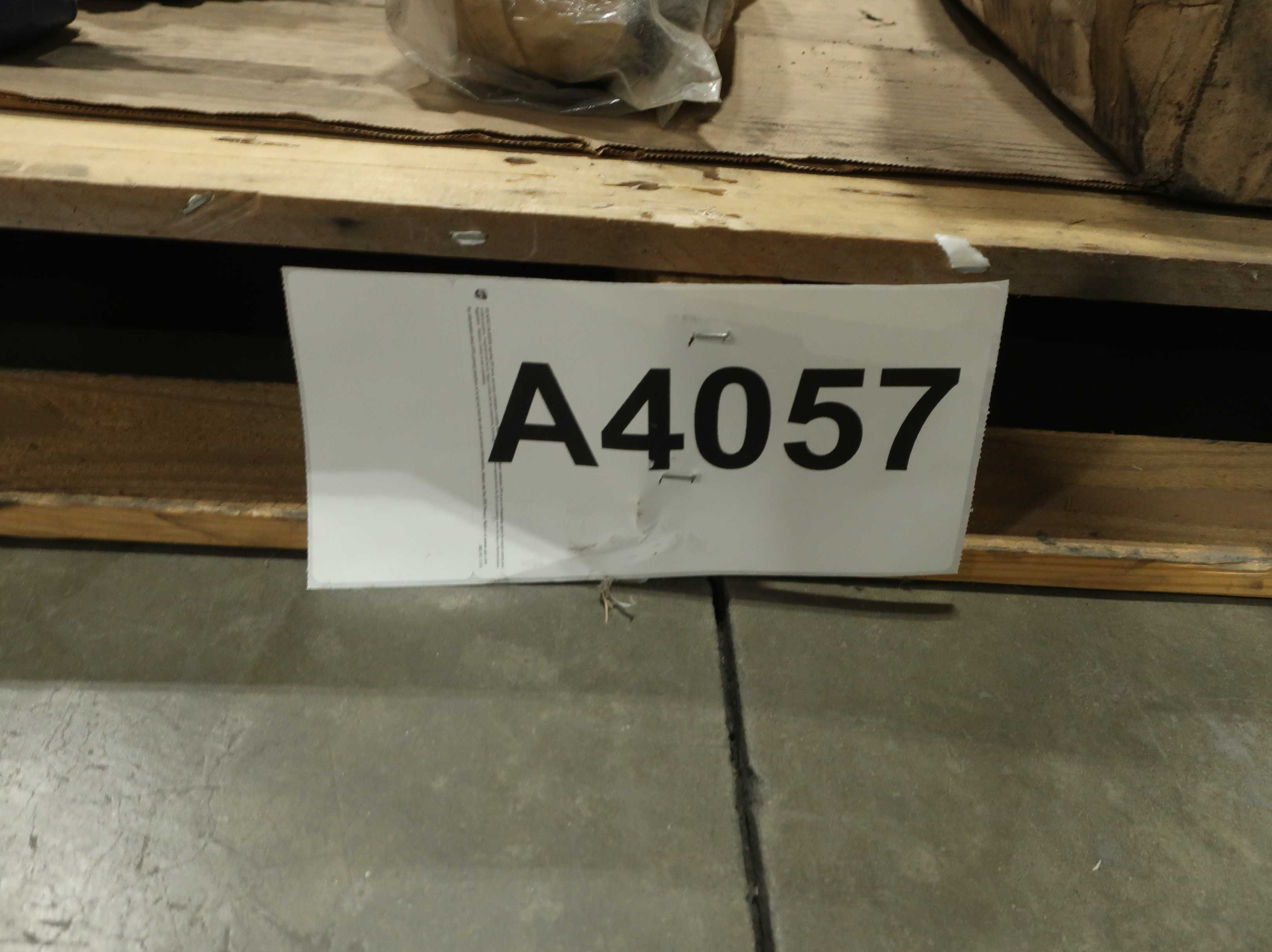 PALLET OF ASSORTED HYDRAULICS - HYDRAULIC PARTS