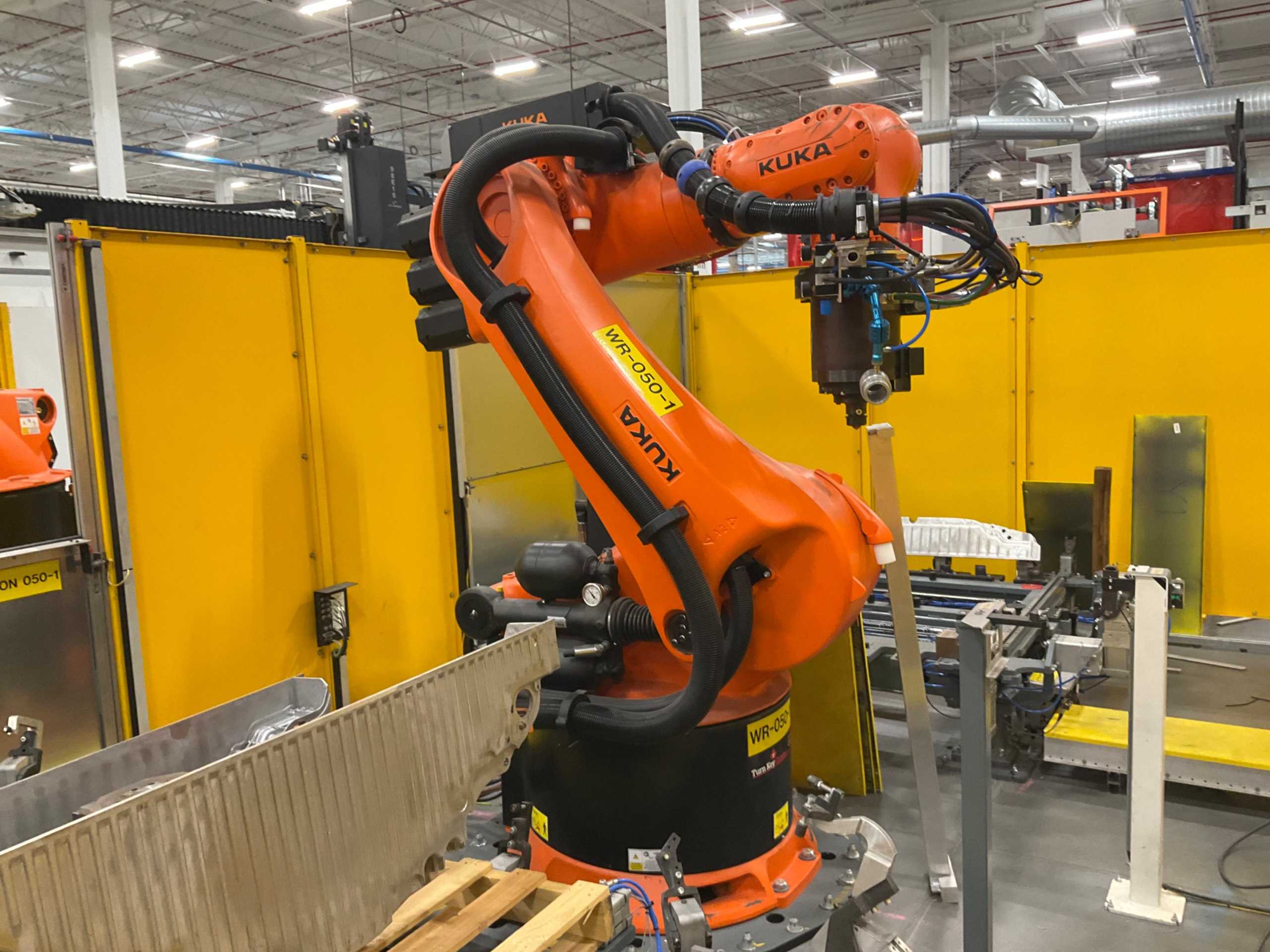 2021 KUKA KR 500 R2830 ROBOT & CONTROLLER ASSEMBLY - ARTICULATED ROBOTS