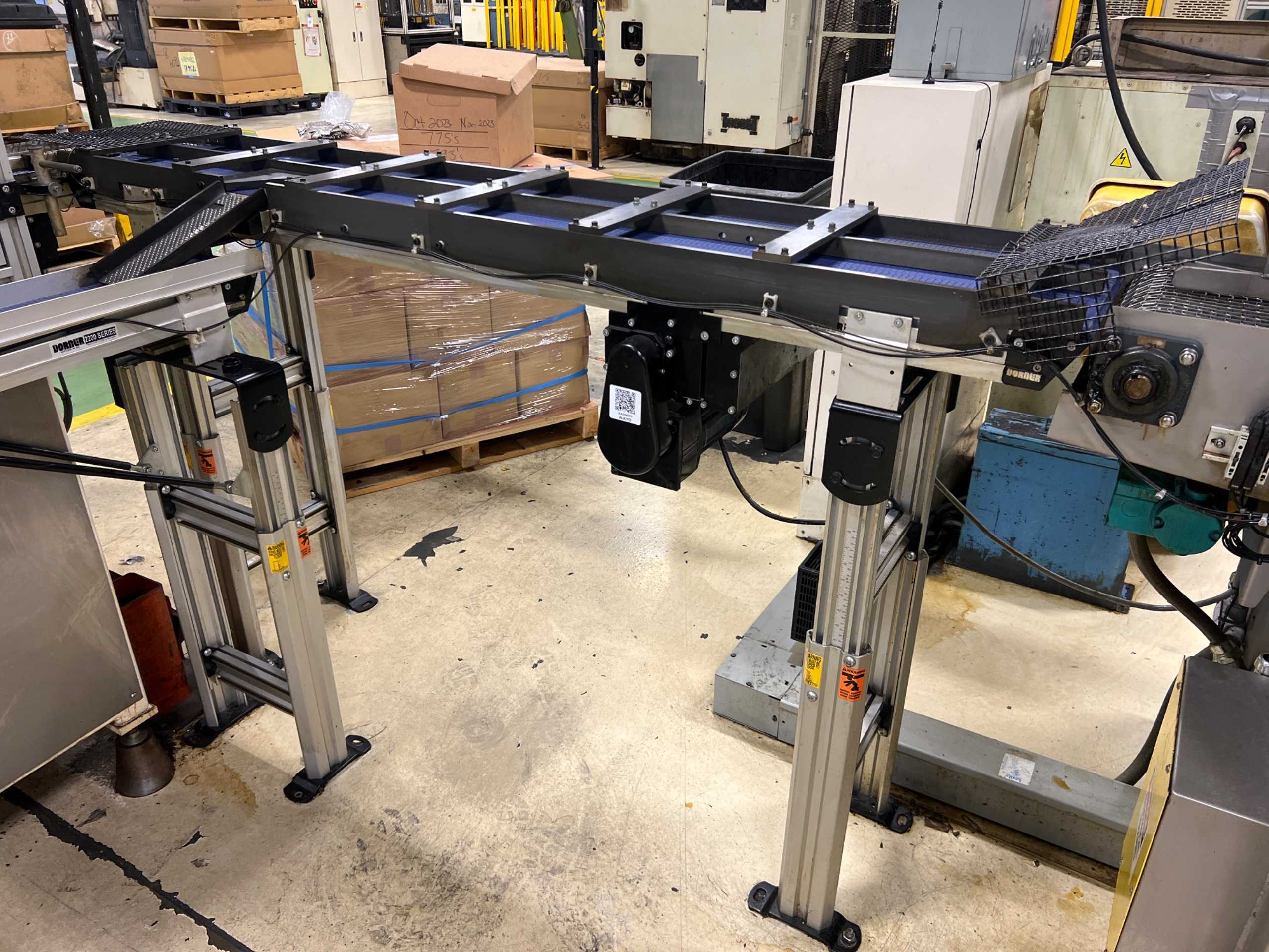 DORNER ADJUSTABLE POWERED BELT CONVEYOR DORNER ADJUSTABLE POWERED BELT CONVEYOR