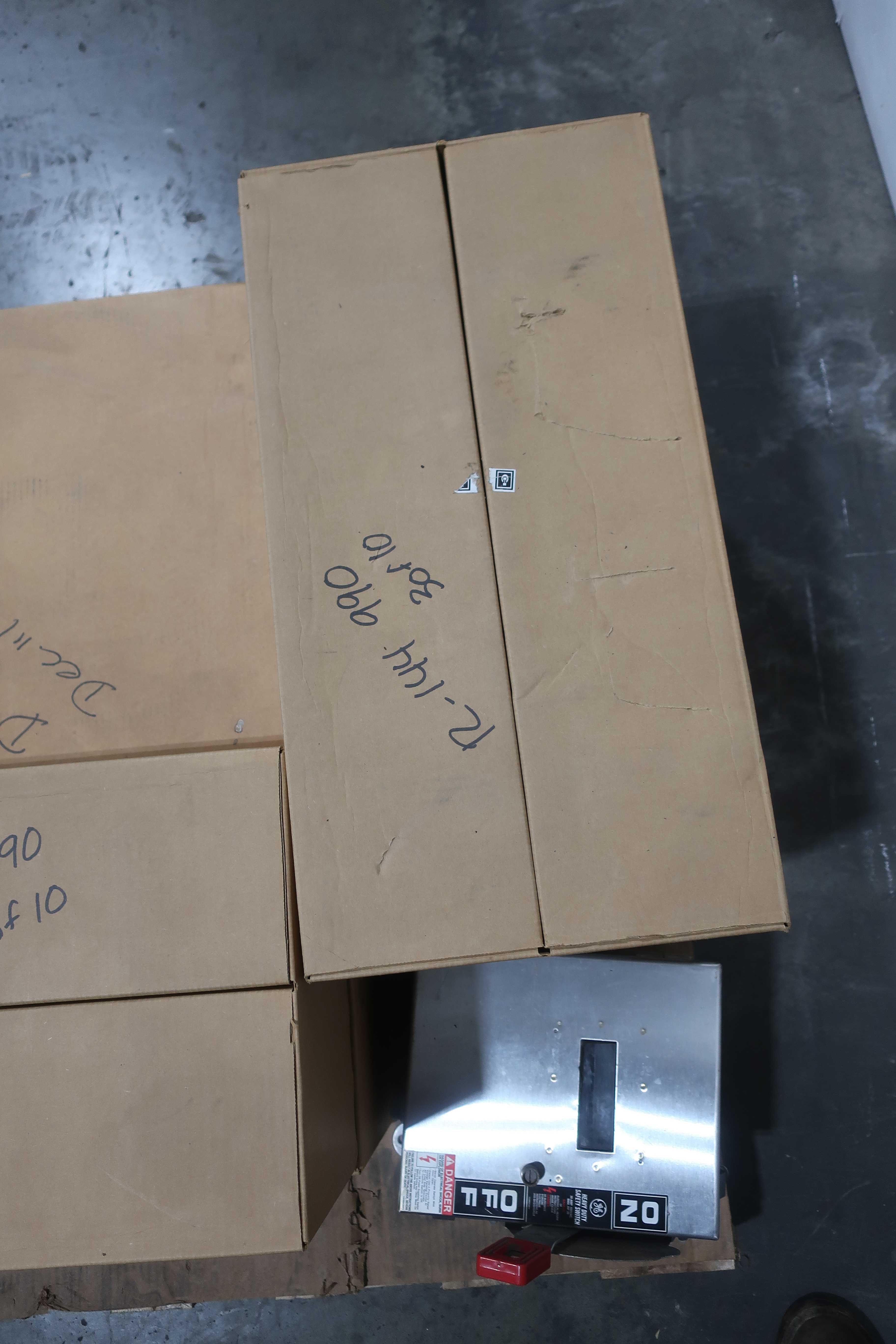 SKU 1733198 - 4 PALLETS OF ASSORTED DISCONNECT SWITCHES - DISCONNECT SWITCHES
