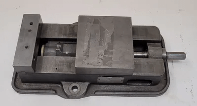 KURT D688 ANGLOCK VISE, MANUAL, 6" WIDTH, 8.8" OPENING - MACHINE TOOLING