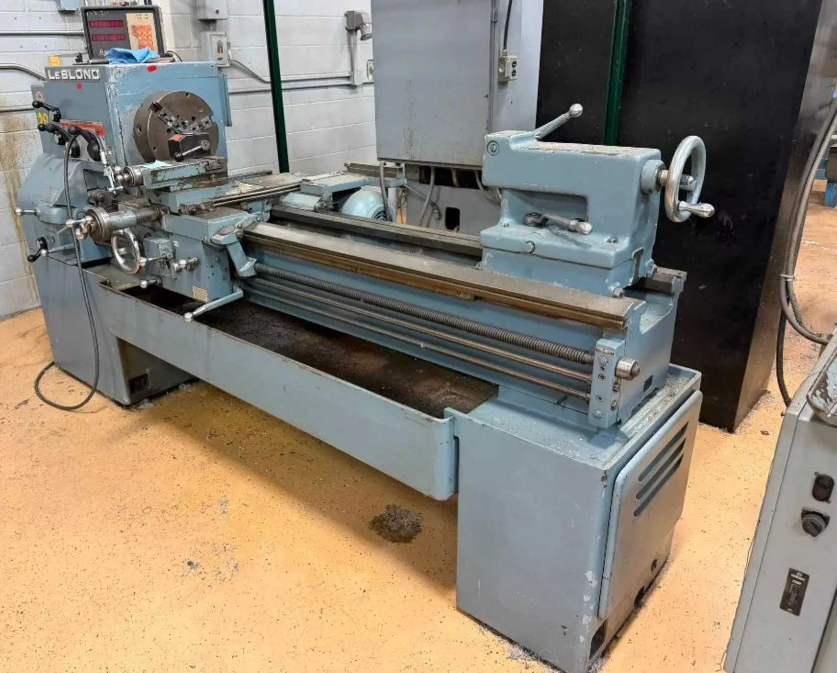 LEBLOND REGAL 6E LATHE 19" SWING 54" CENTERS 7.5 HP 1800 RPM 220V 3PH - MANUAL LATHES