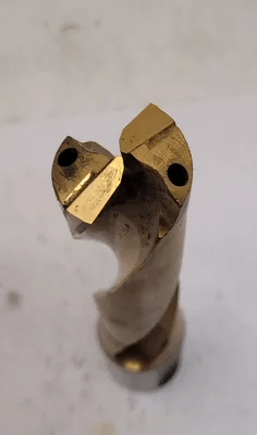 SANDVIK 1-15/64" CARBIDE JOBBER DRILL, 9" OVERALL LENGTH, 2.75" SHANK, 1.5" DIAMETER - MACHINE TOOLING