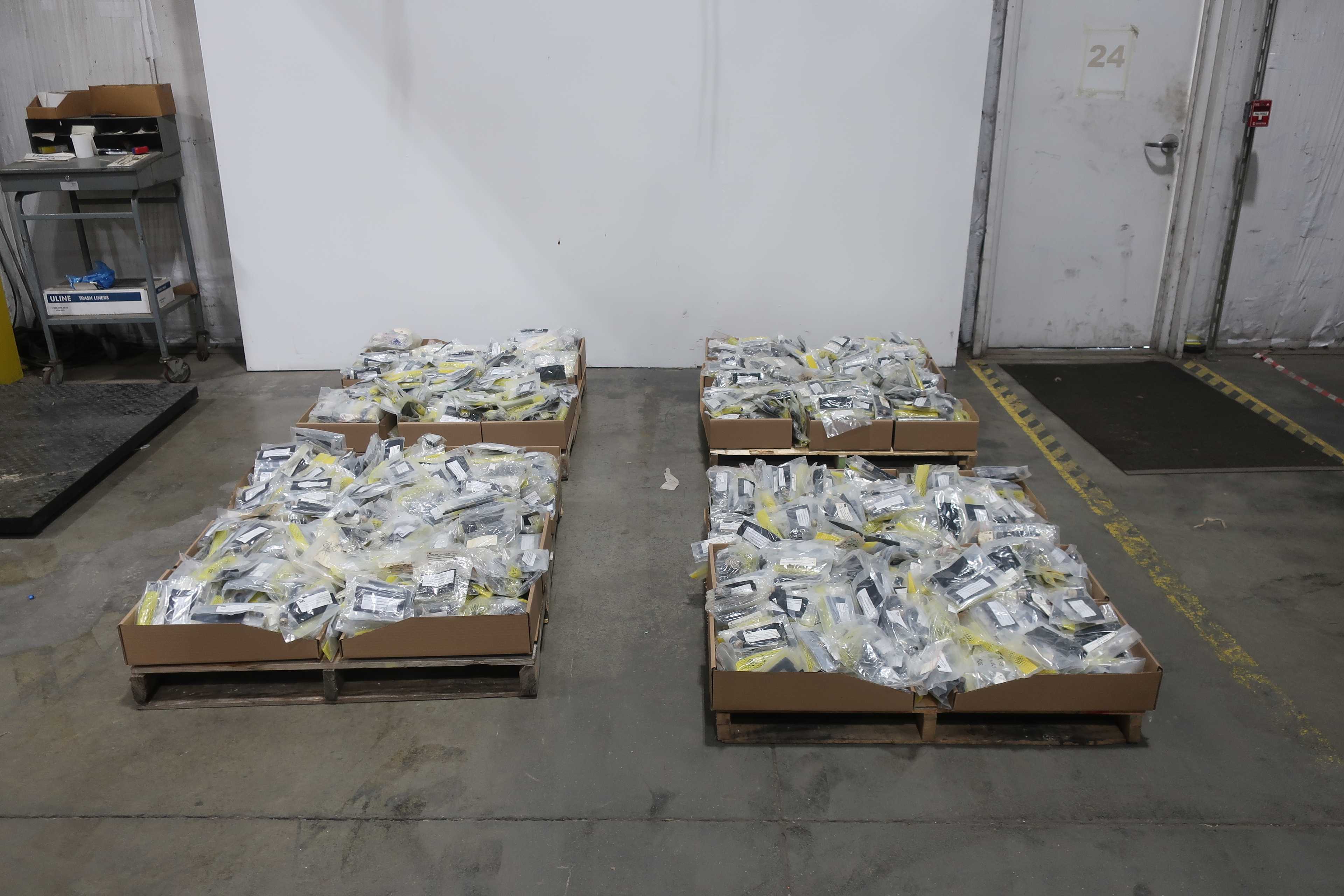 4 PALLETS OF ASSORTED SOURIAU PLUG KITS - PIPE PLUG