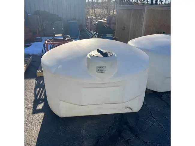 2015 NORWESCO 425 GALLON PICKUP TRUCK BED WATER TANK - undefined